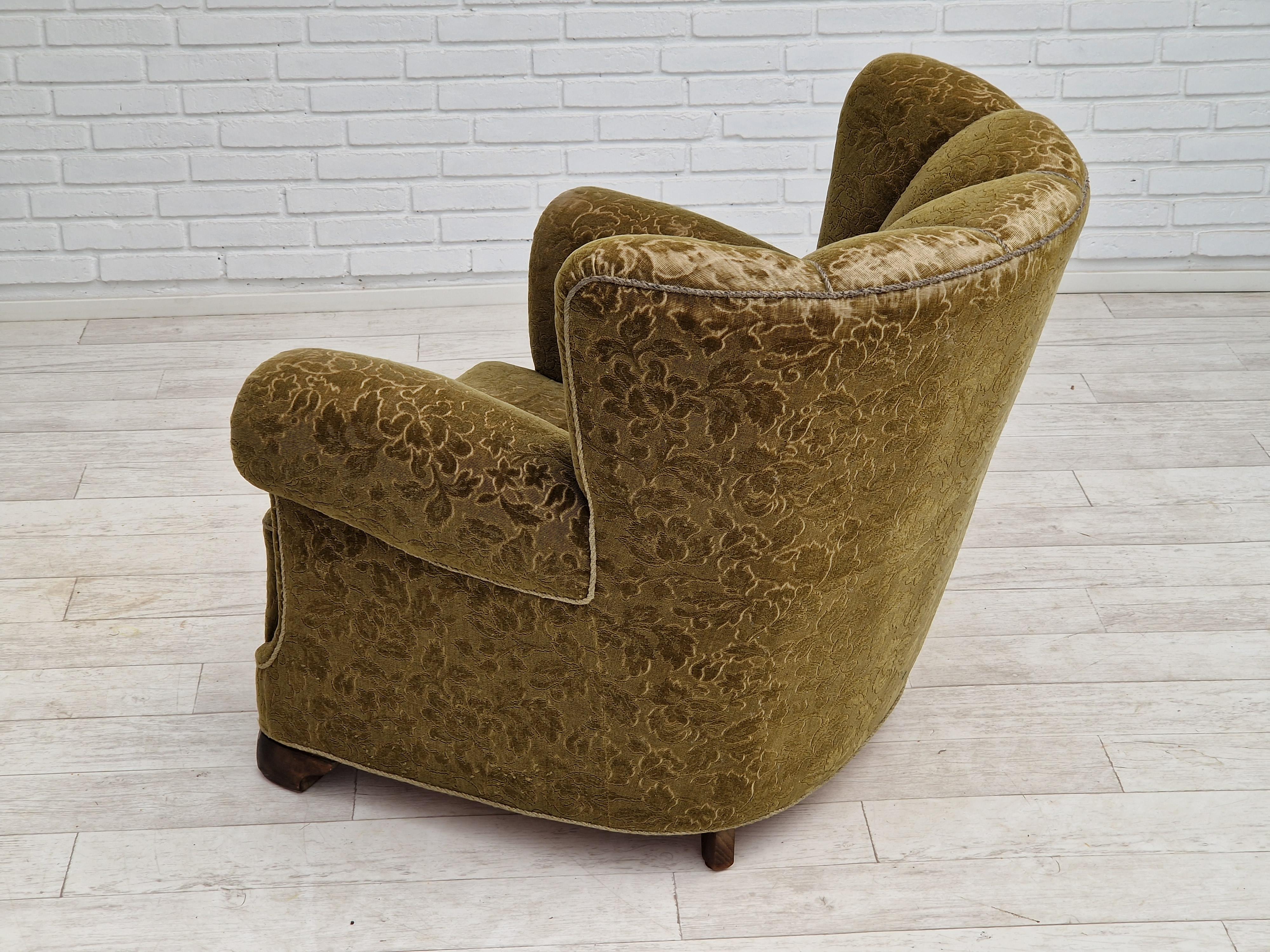 1950, chaise de relaxation vintage danoise en tissu vert, état d'origine. en vente 6