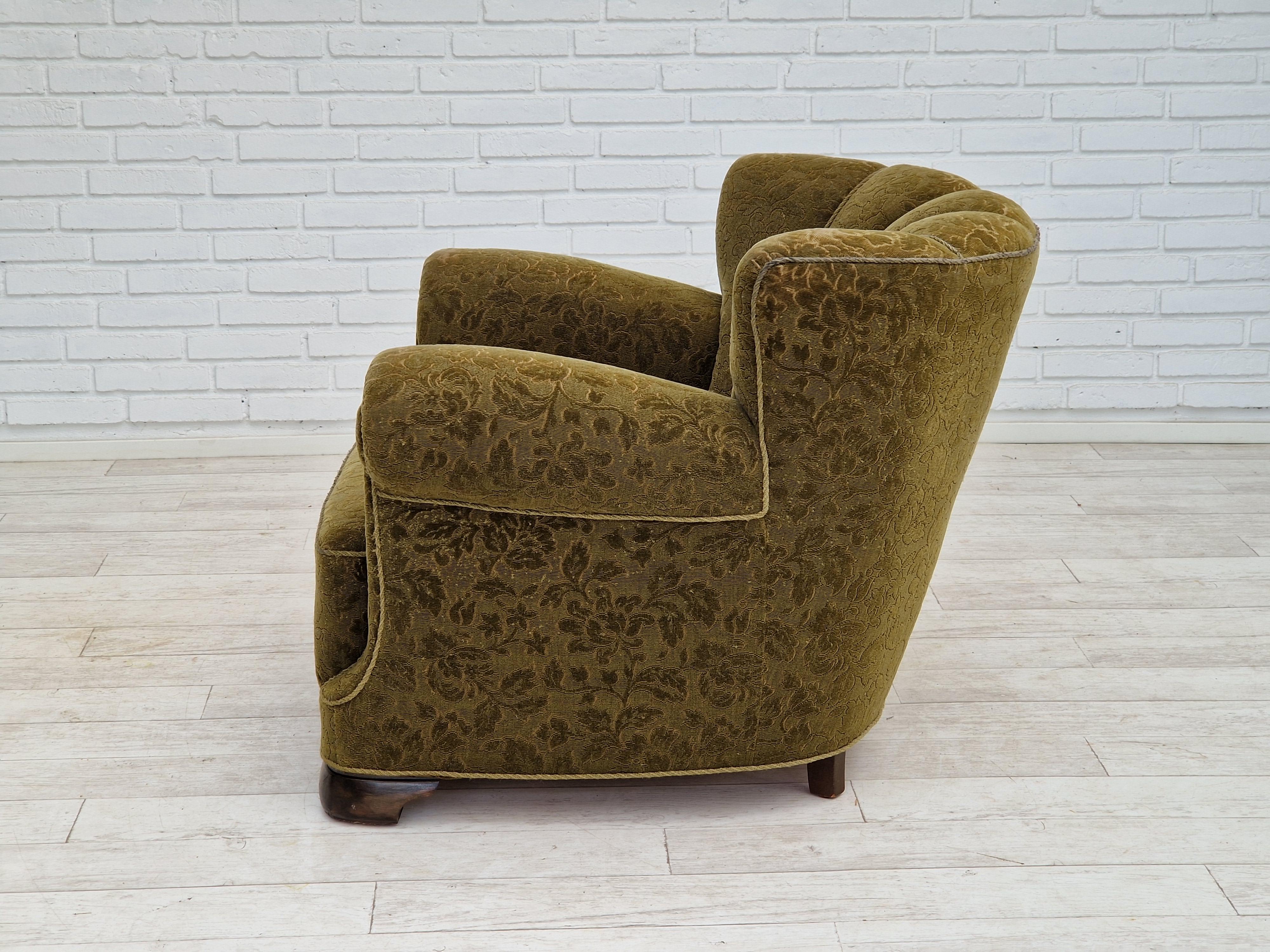 1950, chaise de relaxation vintage danoise en tissu vert, état d'origine. en vente 8