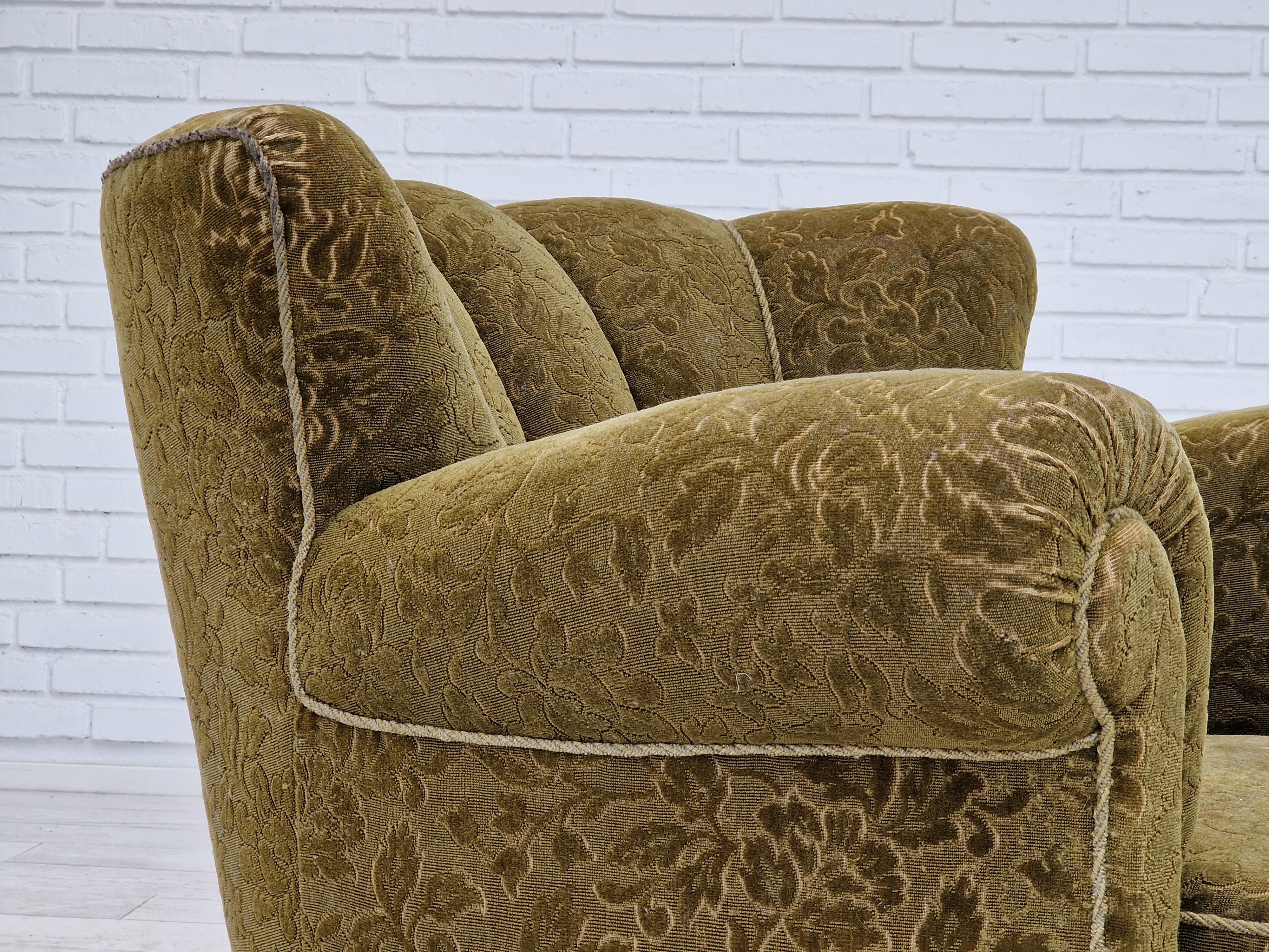 Danois 1950, chaise de relaxation vintage danoise en tissu vert, état d'origine. en vente