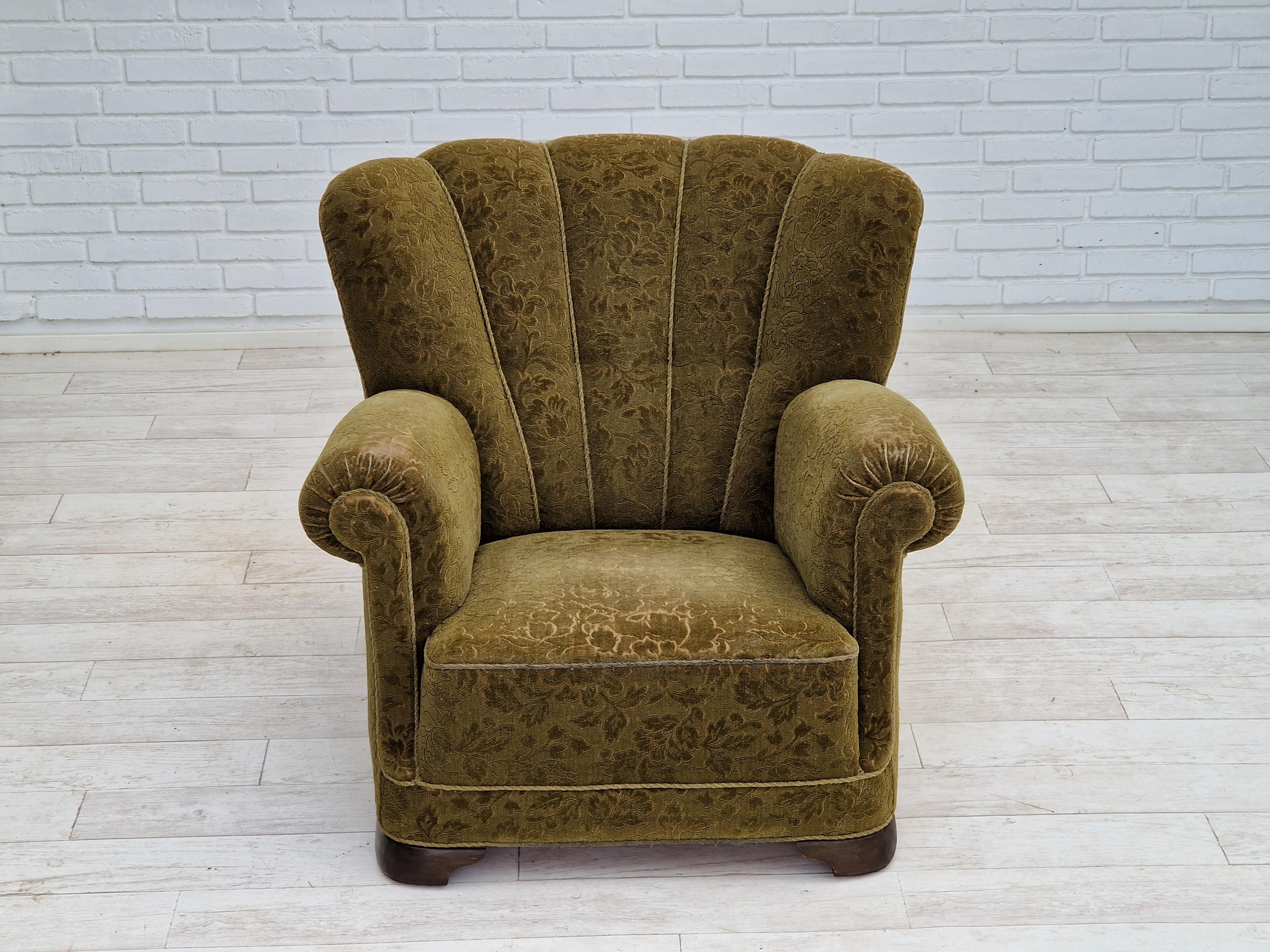 1950, chaise de relaxation vintage danoise en tissu vert, état d'origine. Bon état - En vente à Tarm, 82