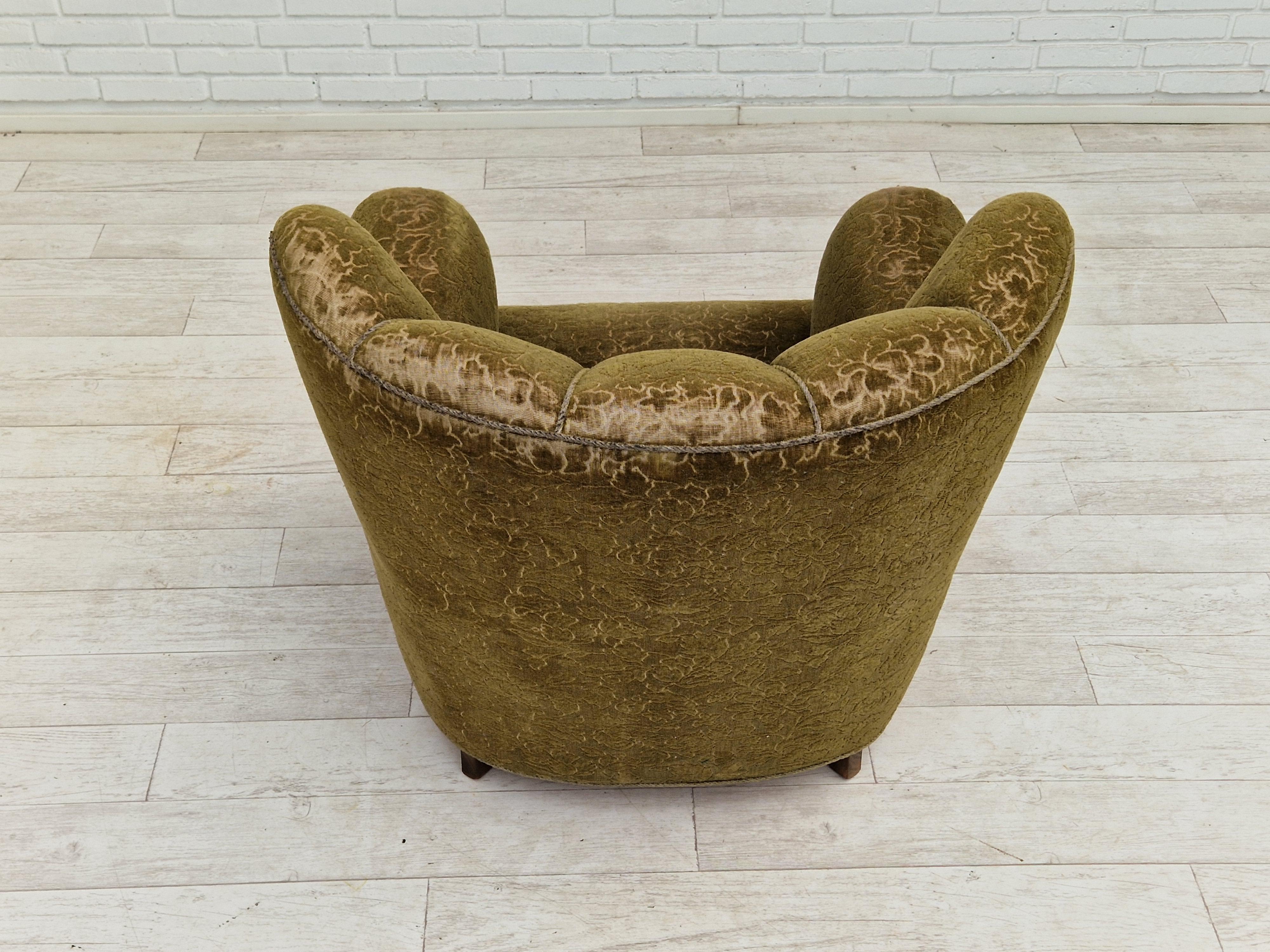 1950, chaise de relaxation vintage danoise en tissu vert, état d'origine. en vente 1