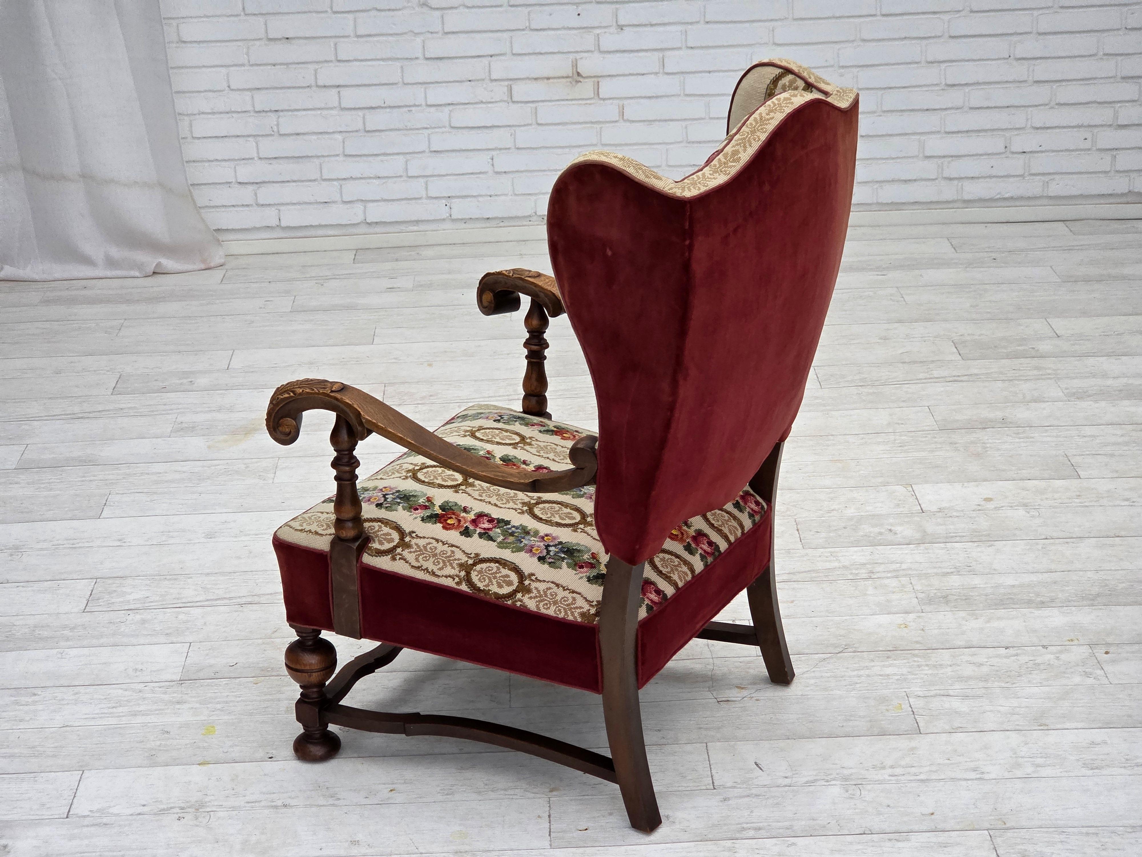 Años 50, sillón danés orejero, tejido de lana, terciopelo rojo para muebles, madera de fresno. en venta 5