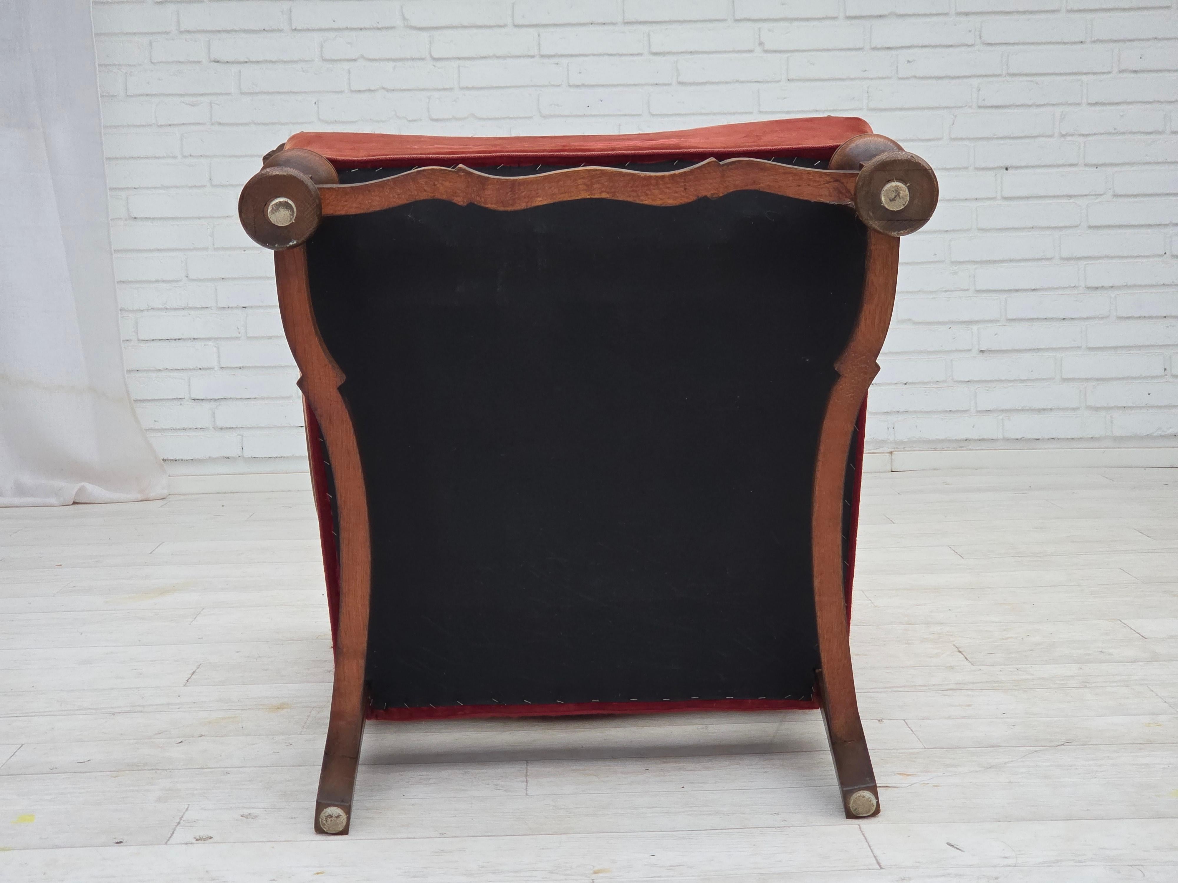 Años 50, sillón danés orejero, tejido de lana, terciopelo rojo para muebles, madera de fresno. en venta 7