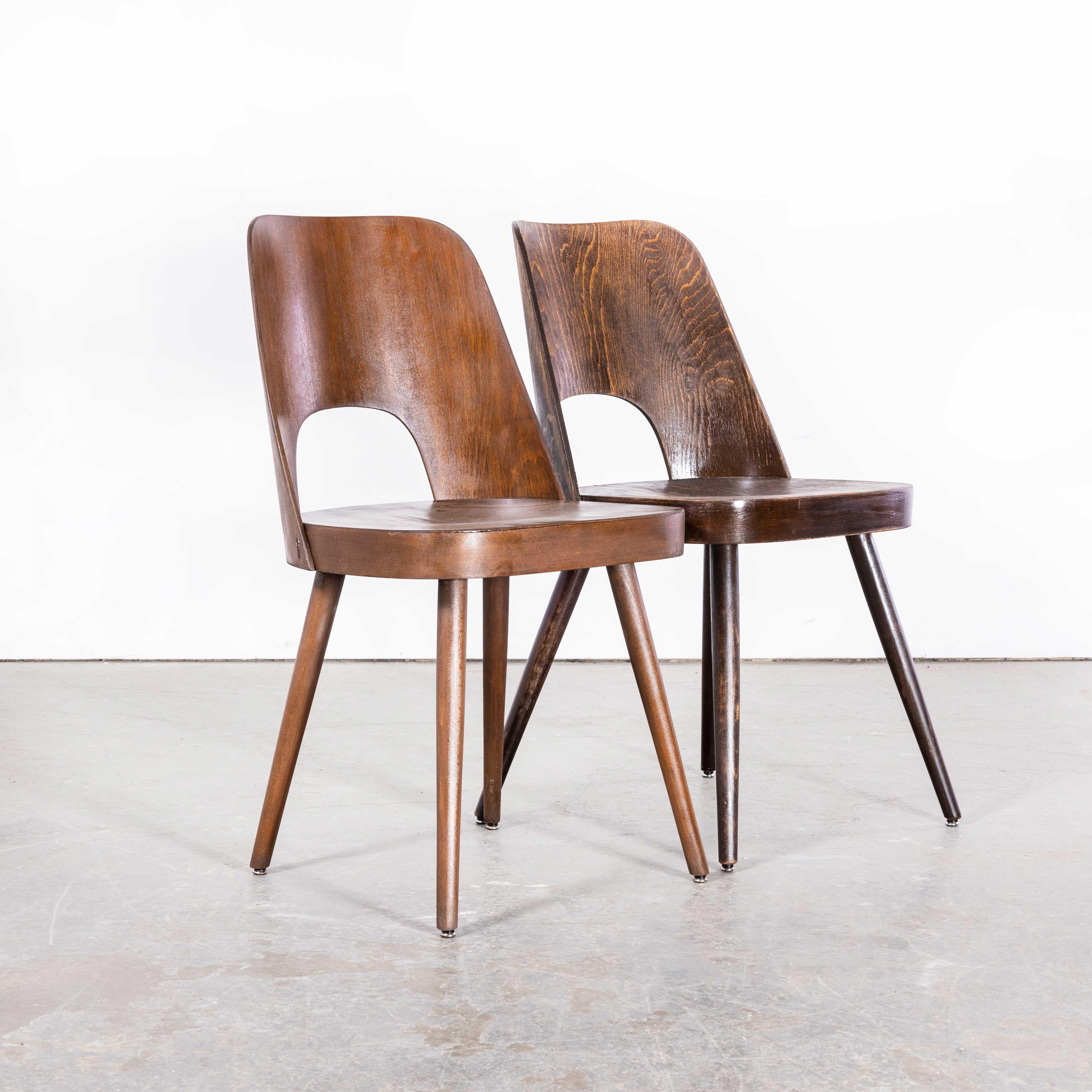1950's Dark Beech Side Chair - Oswald Haerdtl Modell 515 - Paar (Buchenholz) im Angebot