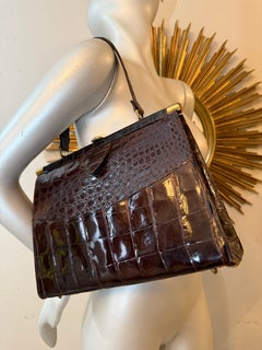 Bolso 1950s Cocodrilo Marrón Oscuro con Herrajes Dorados - Forrado en Piel