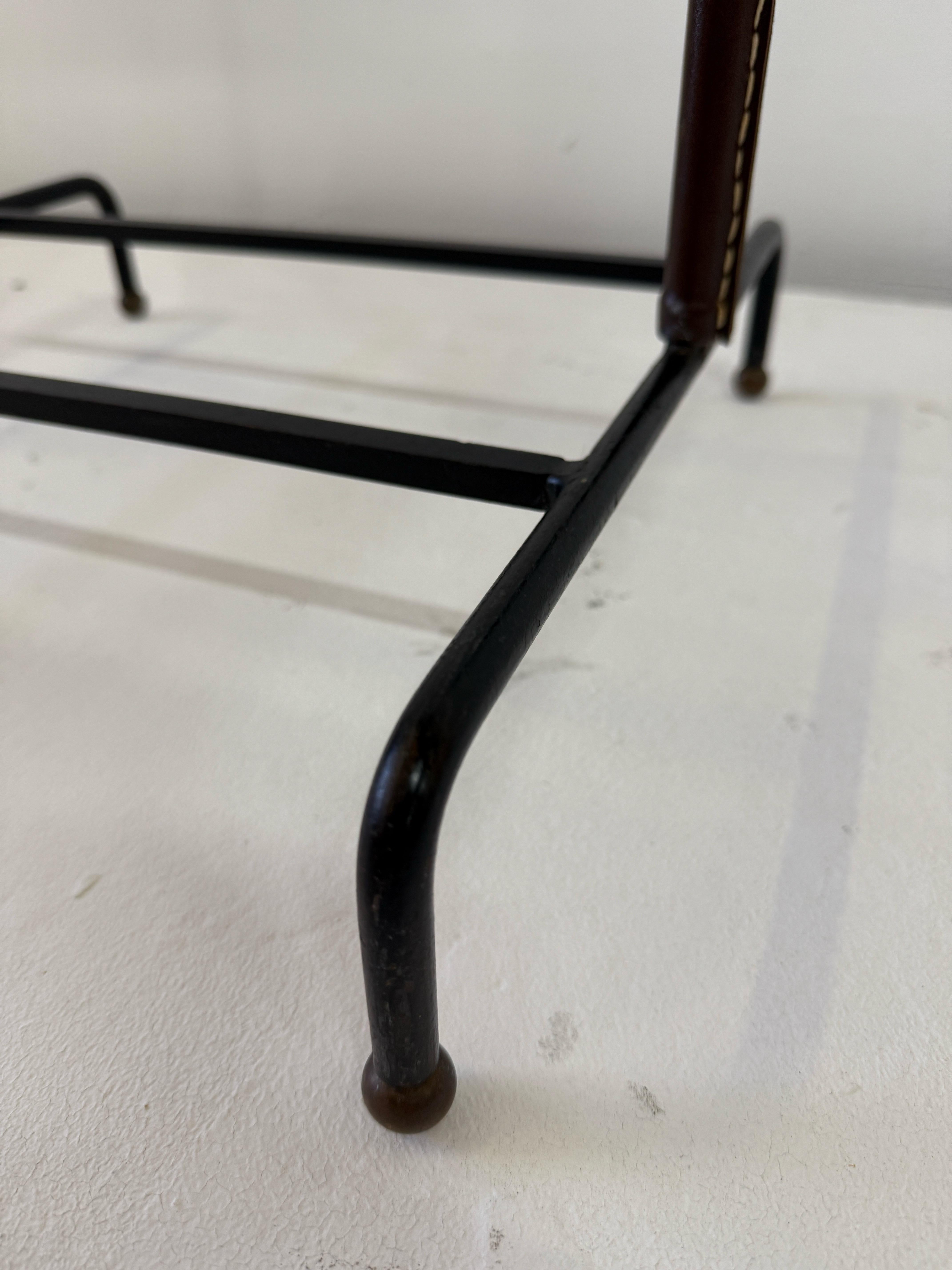 Valet de chambre en cuir Stitch by Stitch par Jacques Adnet, 1950 en vente 2