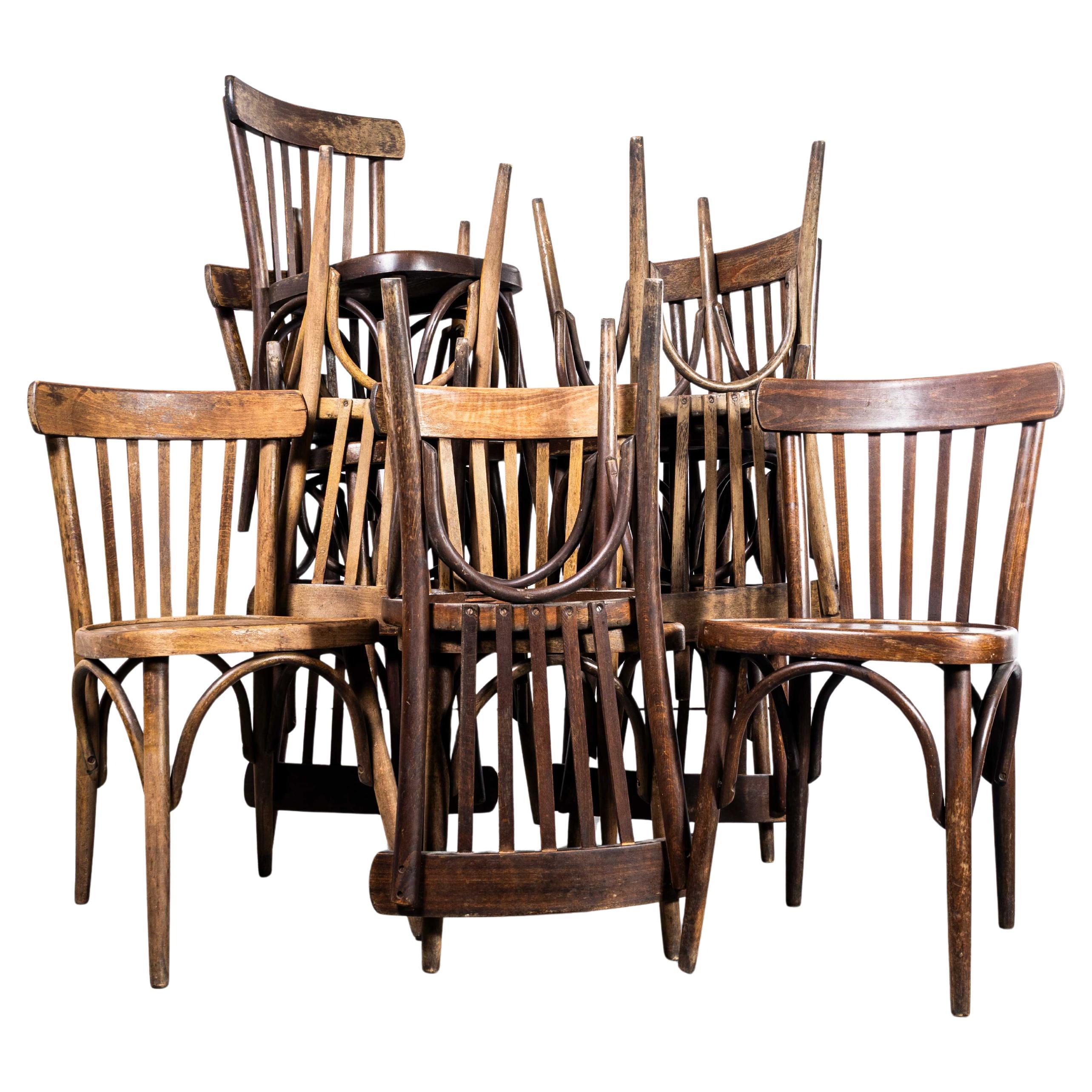 Sillas de comedor de madera curvada de bistro de roble oscuro de los años 50 en venta