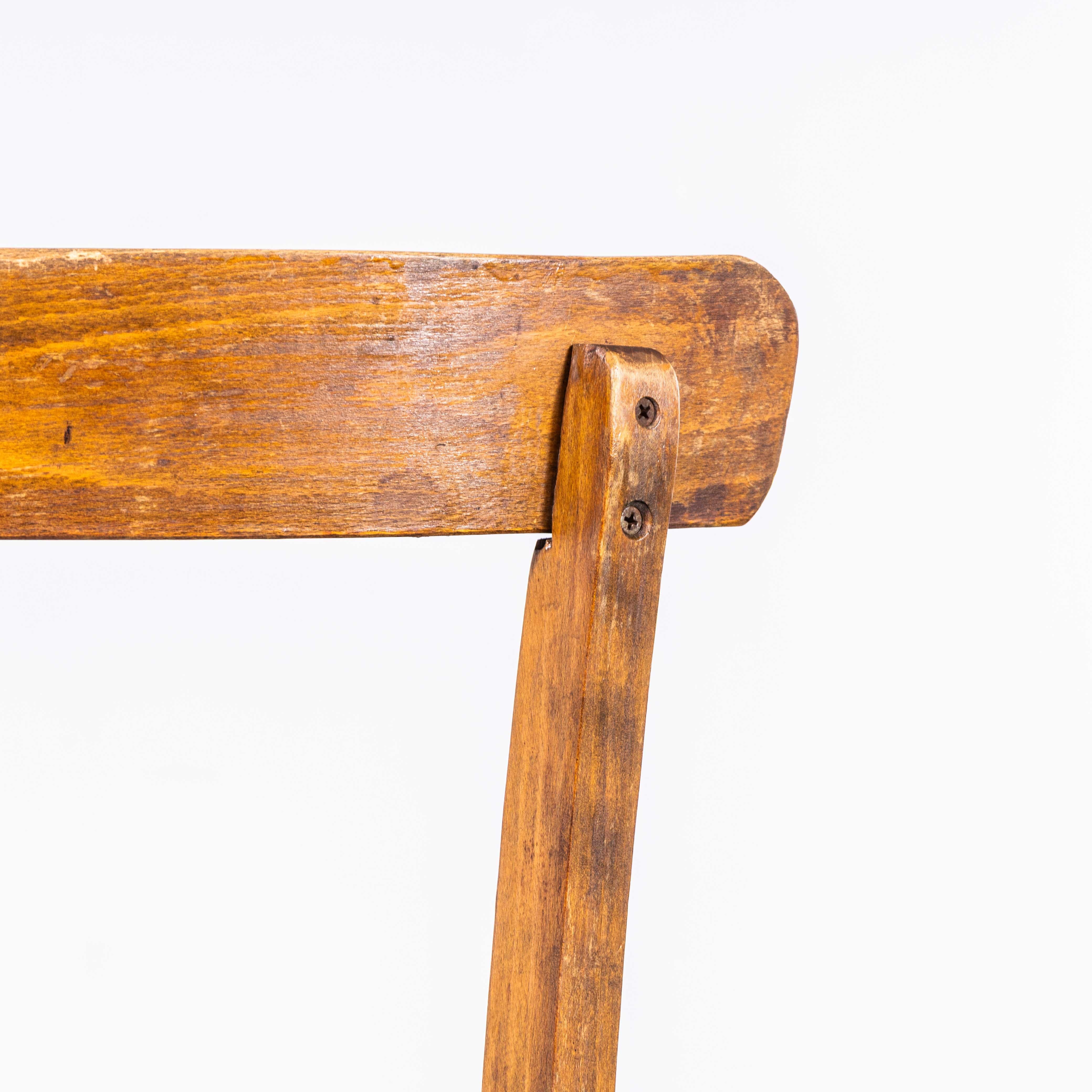 Sedia da pranzo a barra singola in legno di quercia scura degli anni '50 - Piccolo lotto disponibile in vendita 2