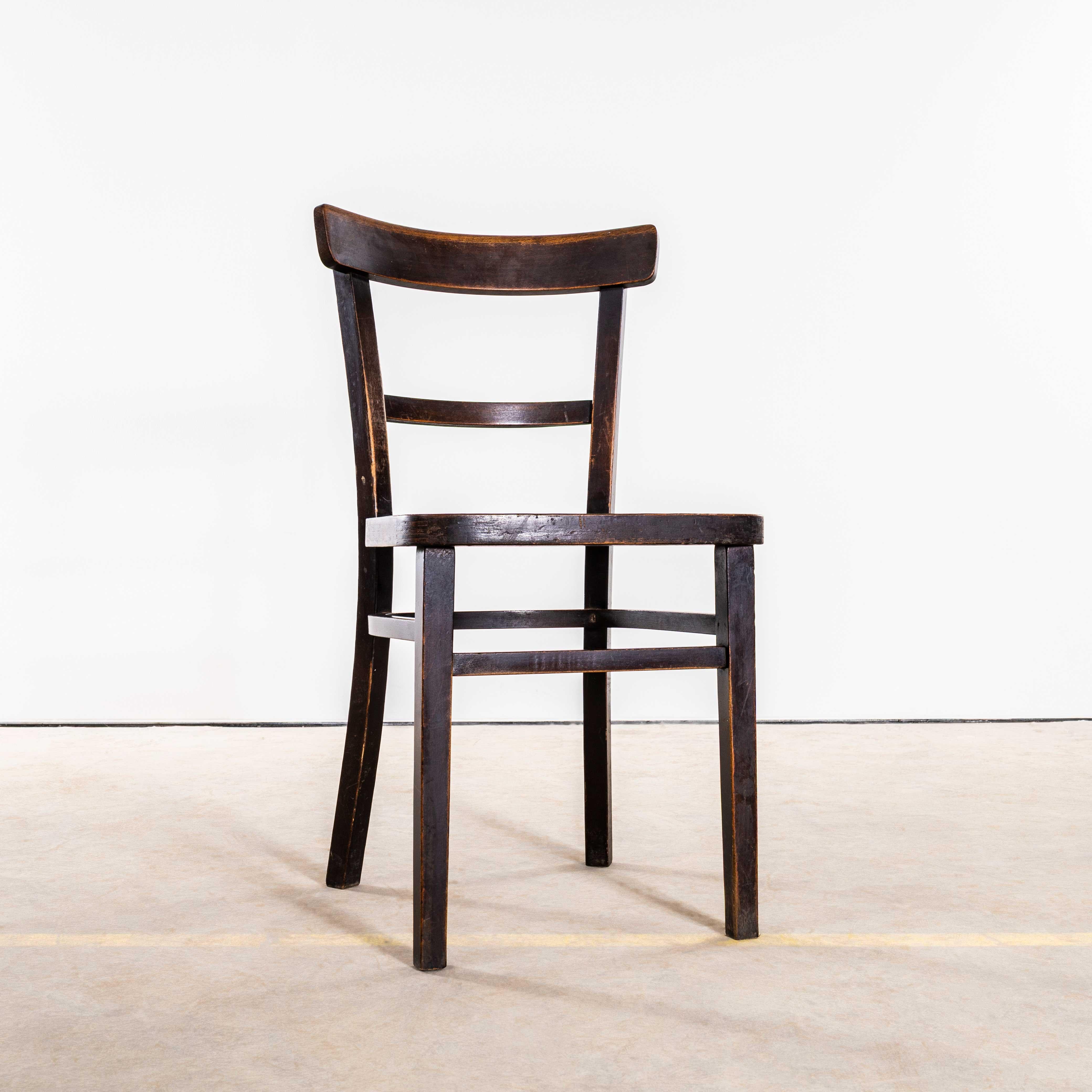 1950's Dark Oak Single Bar Dining Chairs - Satz von vier (Tschechisch) im Angebot