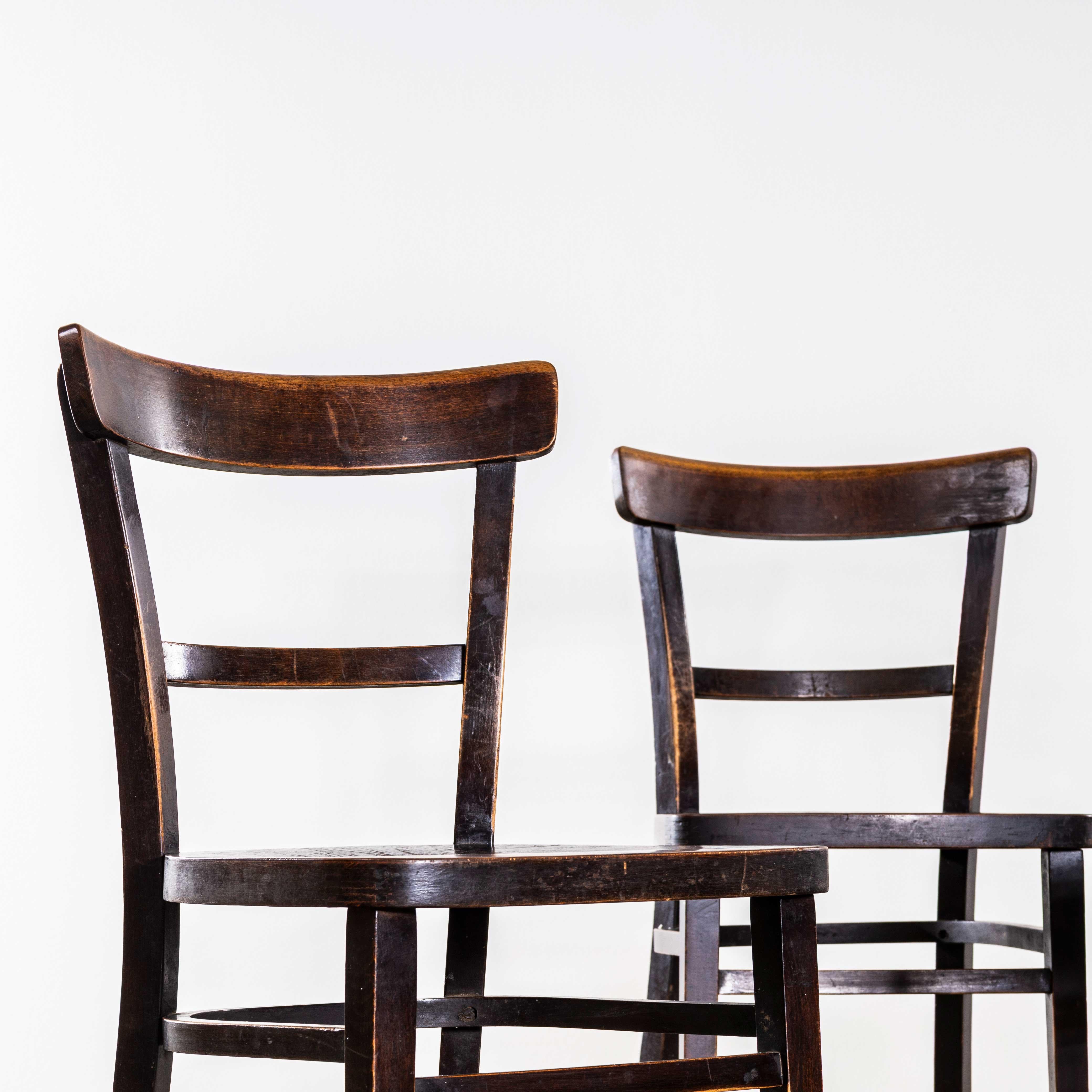 1950's Dark Oak Single Bar Dining Chairs - Satz von vier (Eichenholz) im Angebot