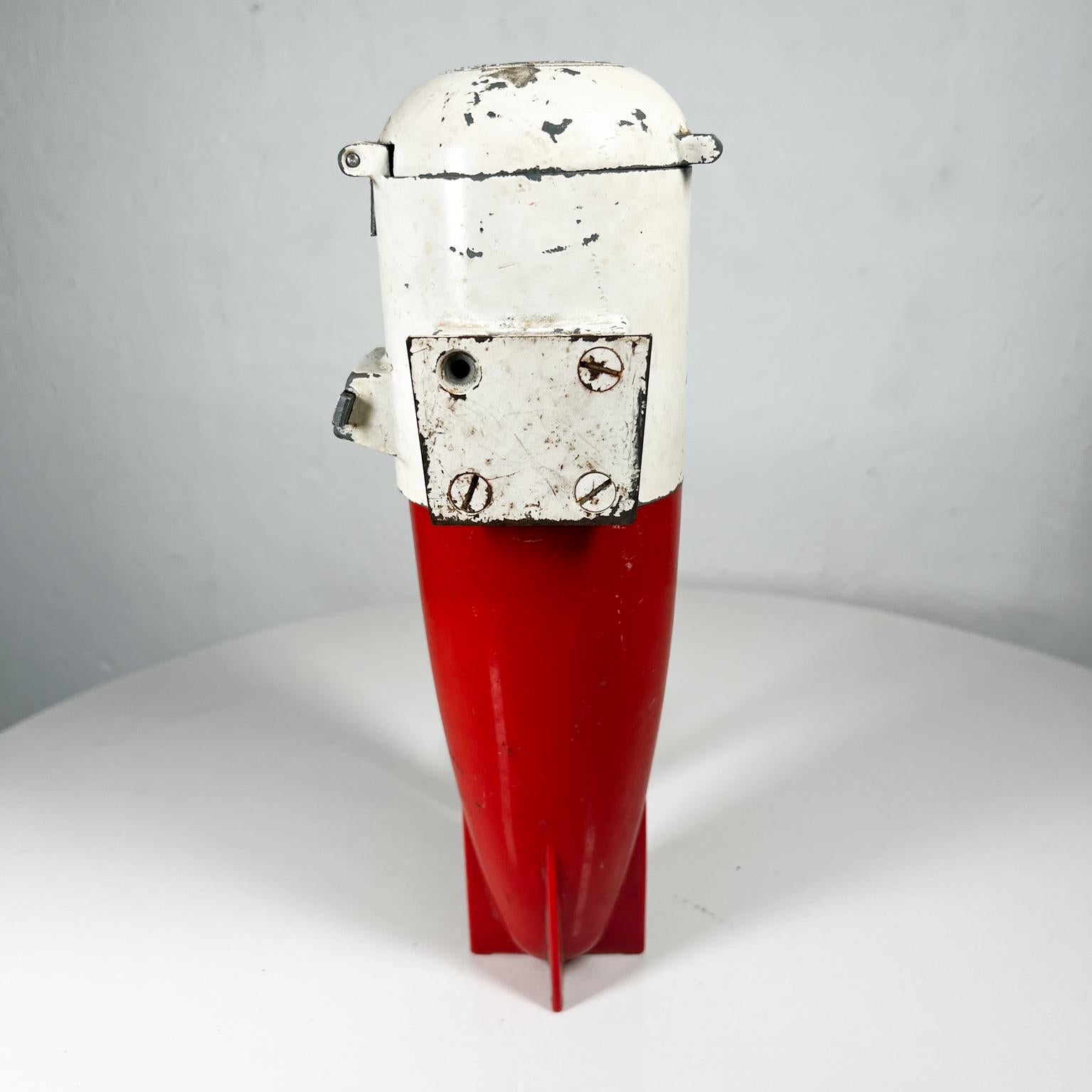 American 1950s Dasey Corp Triple Rocket Ice Crusher Red and White