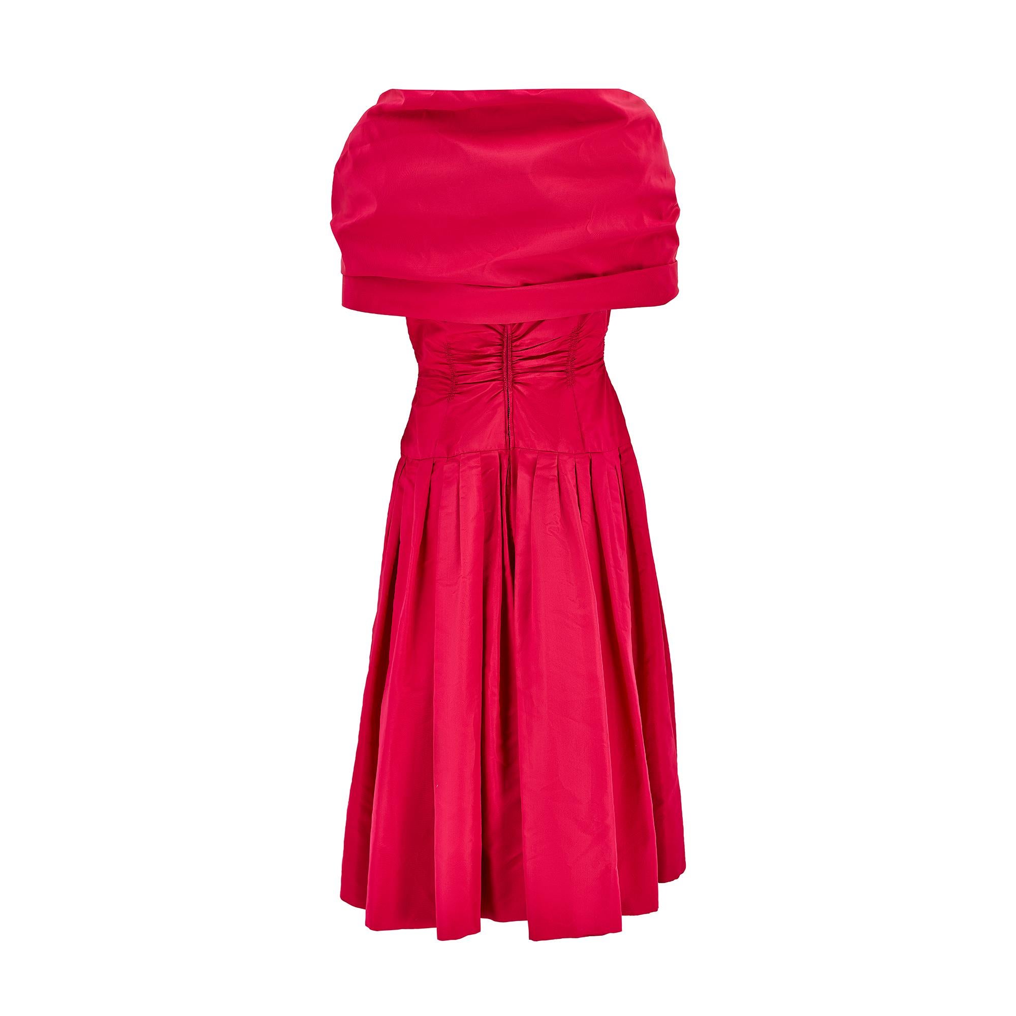 1950s De Pinna Pink Silk Evening Dress with Matching Capelet en vente 1