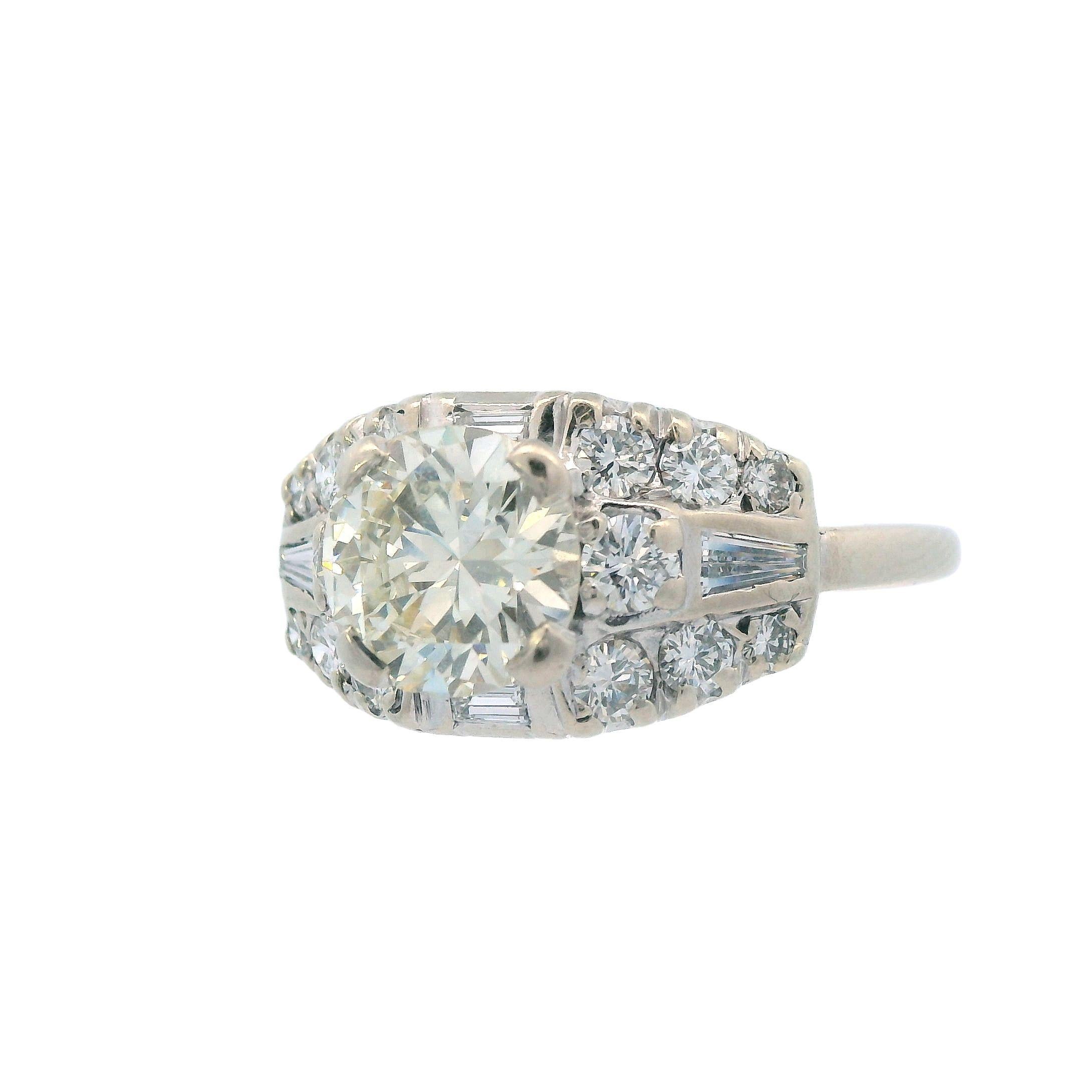 Anello Deco anni '50 in oro bianco 14k e diamanti tondi/baguette In condizioni buone in vendita a Lexington, KY