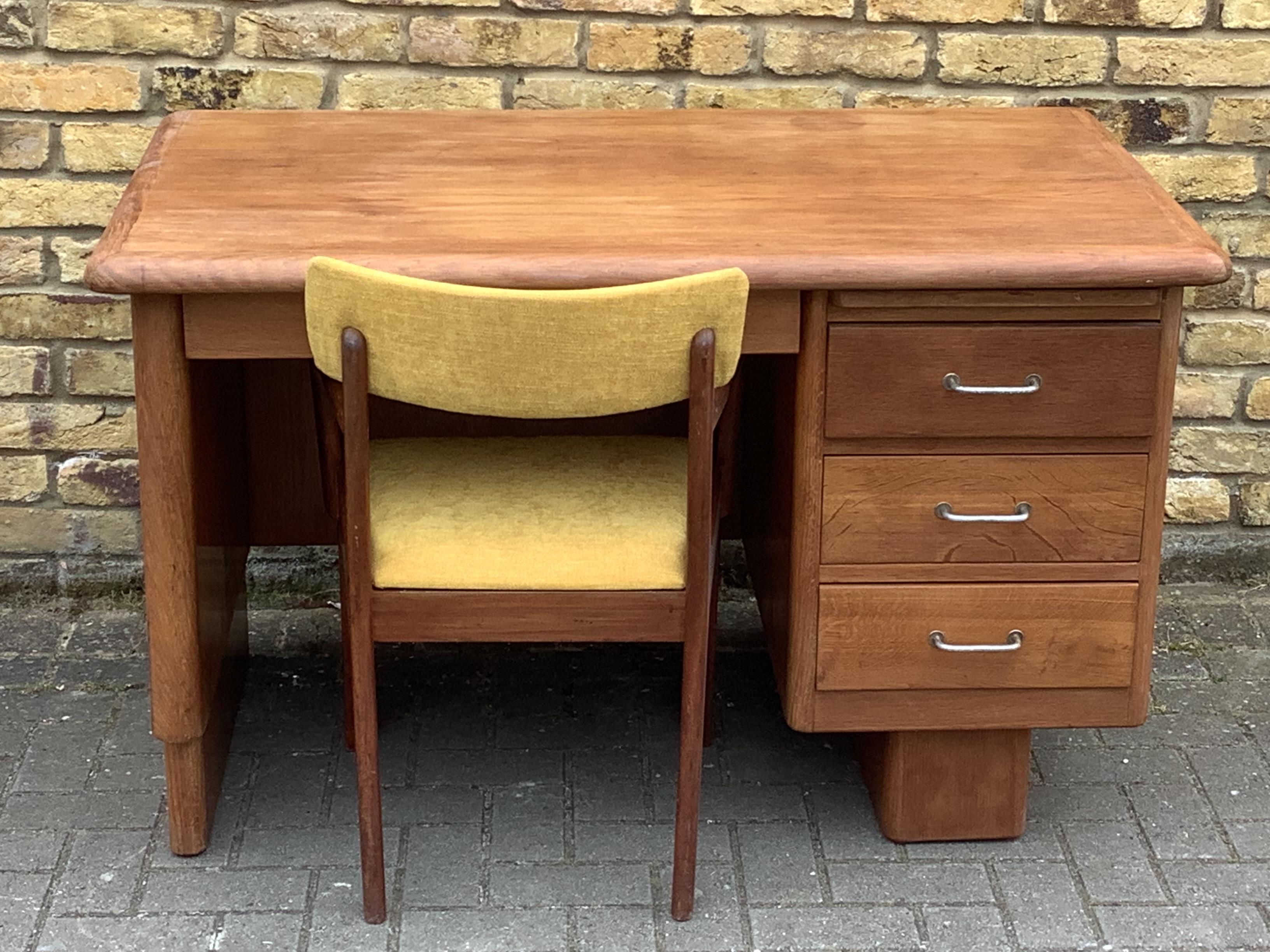1950's Deco style French writing desk In Good Condition In London, Lambeth