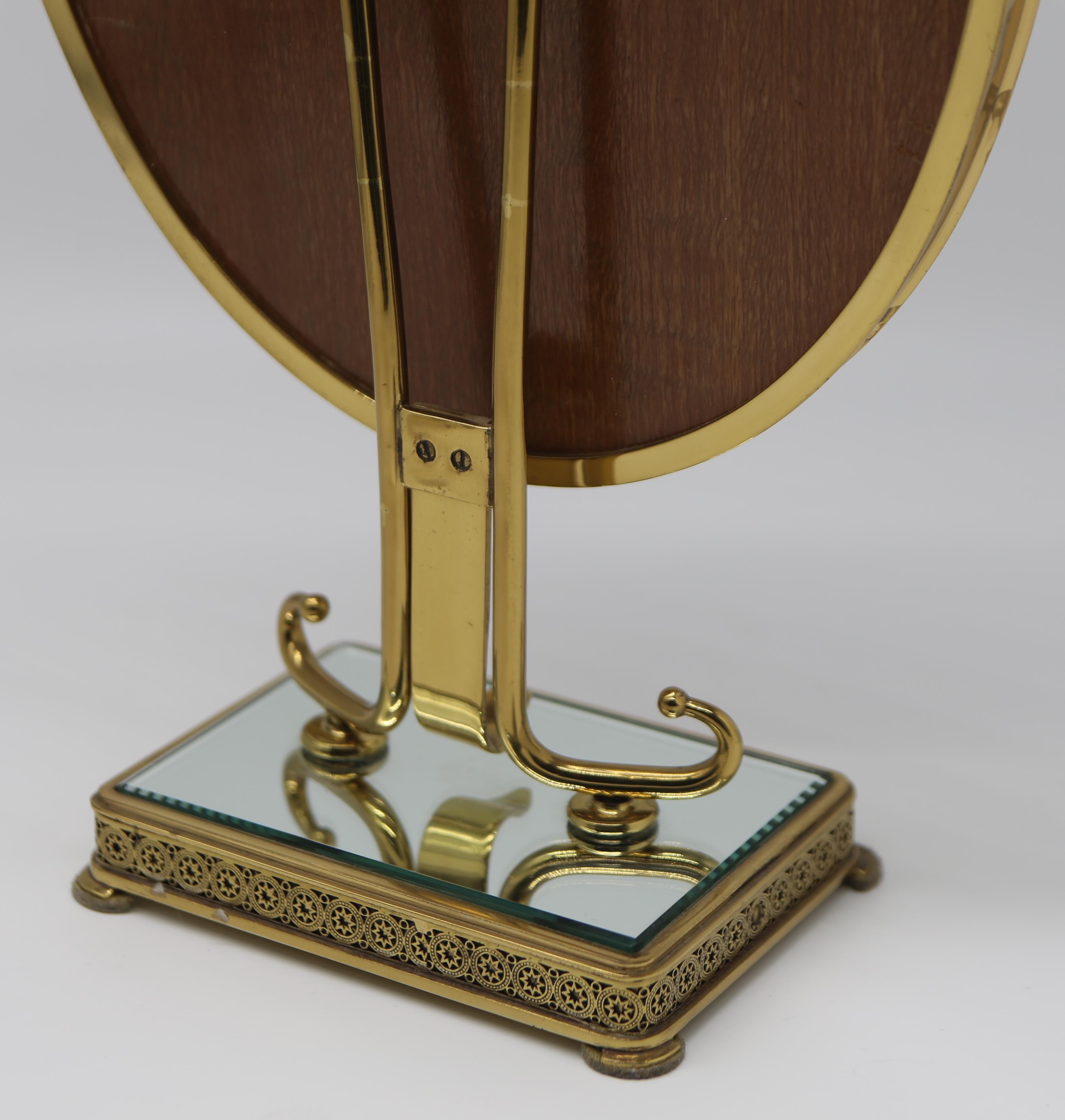 1950s Decorated Brass Table Mirror Made in Italy In Excellent Condition For Sale In Vigevano, PV