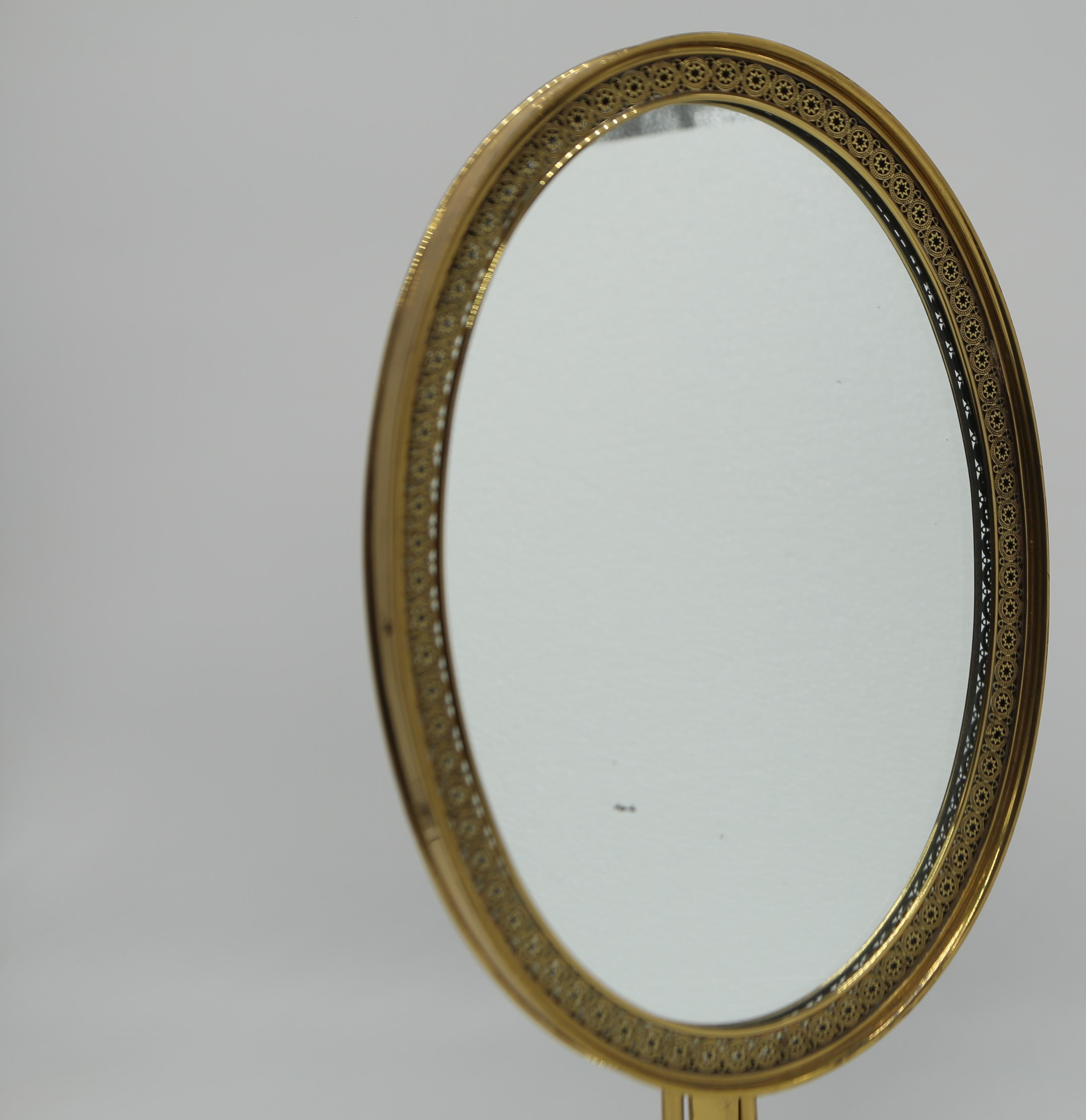 1950s Decorated Brass Table Mirror Made in Italy For Sale 2