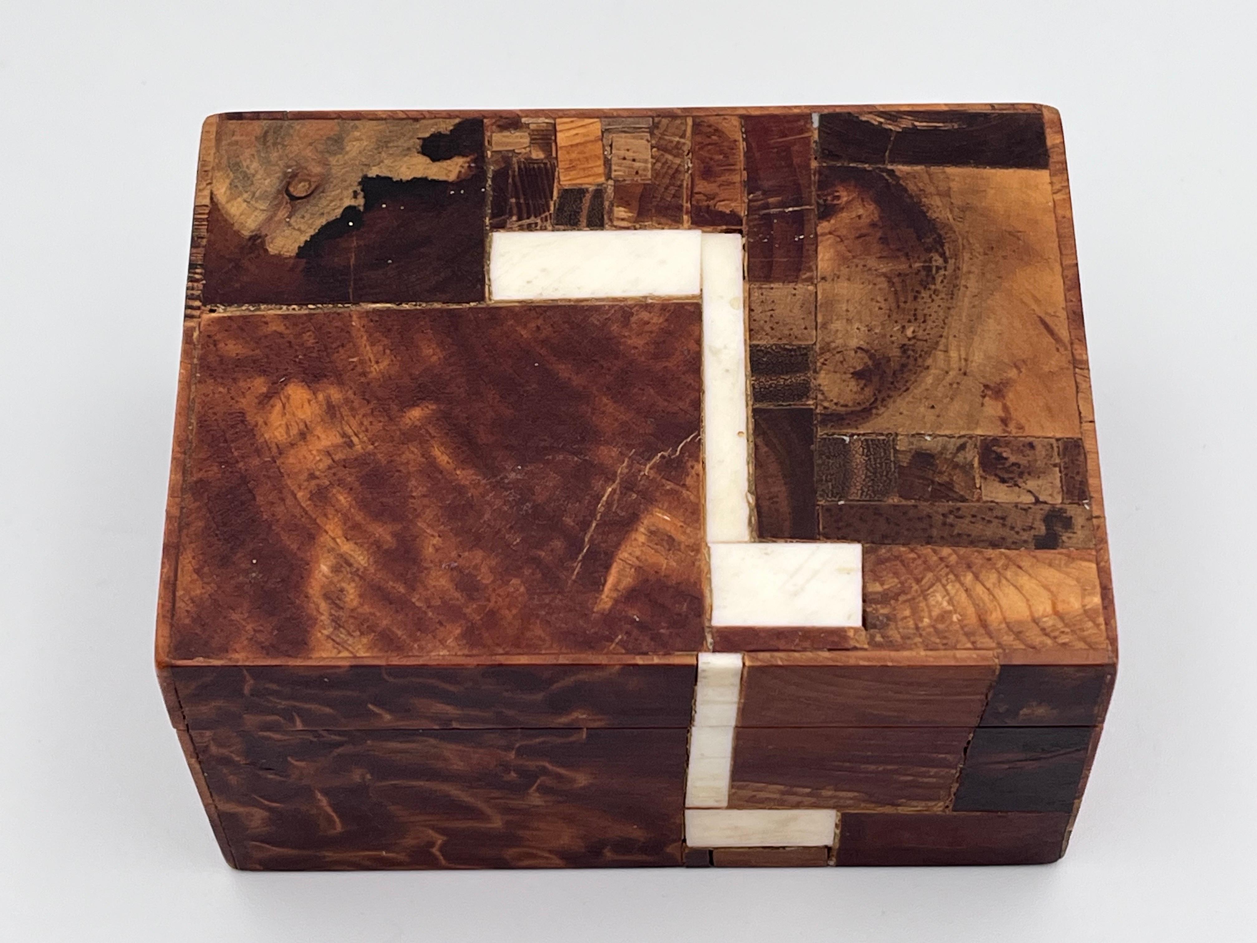 1950's  Boîte décorative MCM en bois incrusté de loupe de Norman Brumm en vente 4