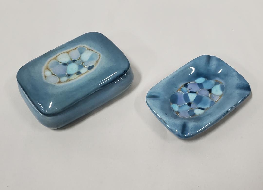 1950s Decorative Ceramic Cigarette Box & Matching Ashtray by Madeline Originals For Sale 7