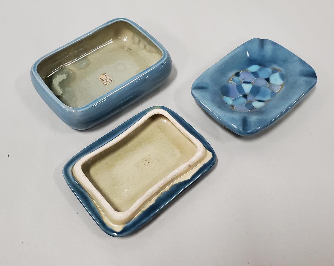 American 1950s Decorative Ceramic Cigarette Box & Matching Ashtray by Madeline Originals For Sale