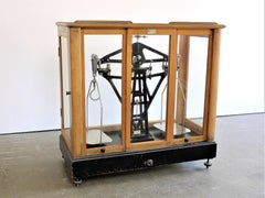 Bilancia decorativa russa di precisione doppia degli anni '50, misura media