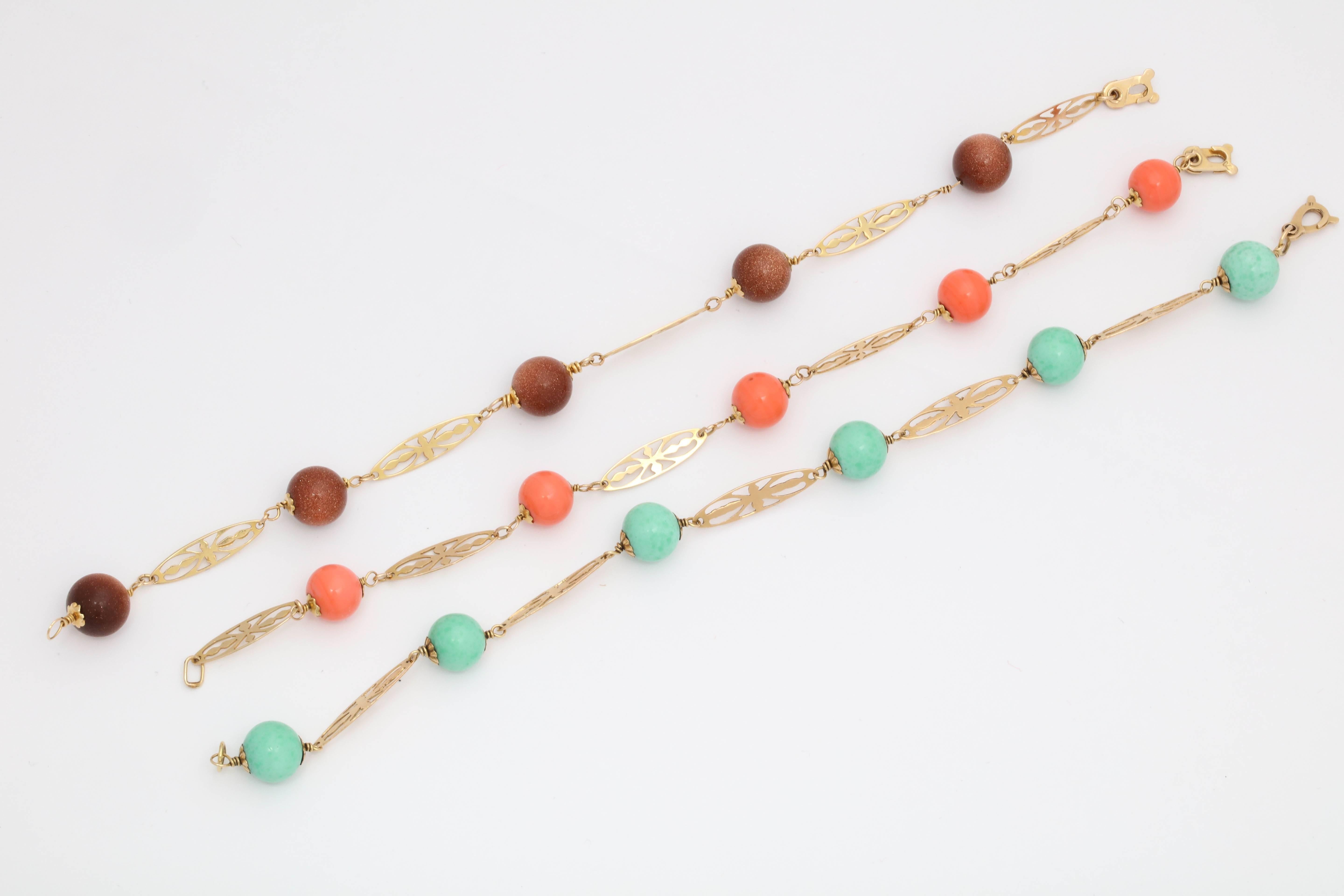 1950s Delicate Coral, Turquoise and Gold Stone Bead Triple Gold Link Bracelets For Sale 2