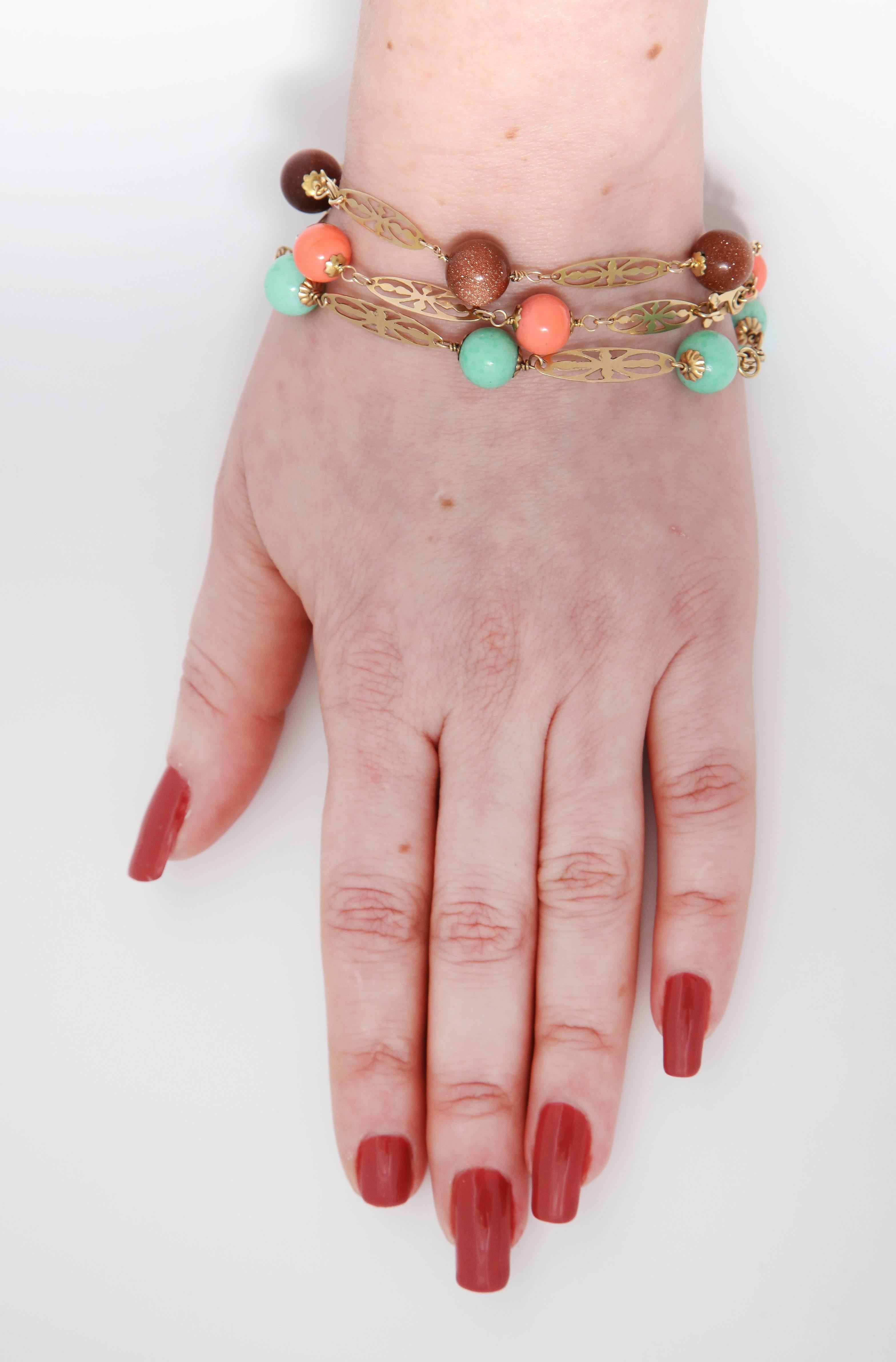 1950s Delicate Coral, Turquoise and Gold Stone Bead Triple Gold Link Bracelets For Sale 3