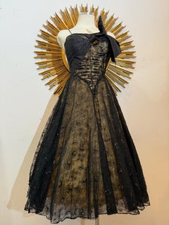 1950s Demi-Couture Ballet Length Strapless Silk Taffeta & Chantilly Lace Dress