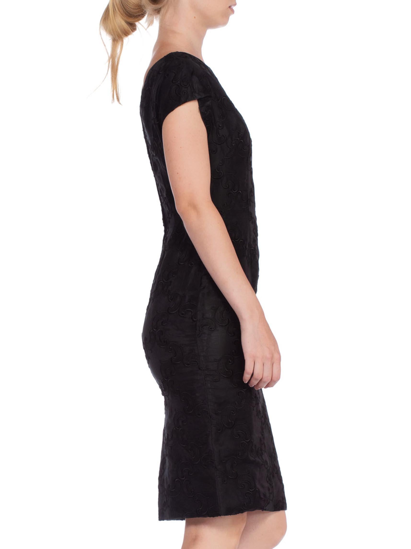 Vestido de cóctel de organza de seda negra con bordados barrocos de los años 50 Negro en venta