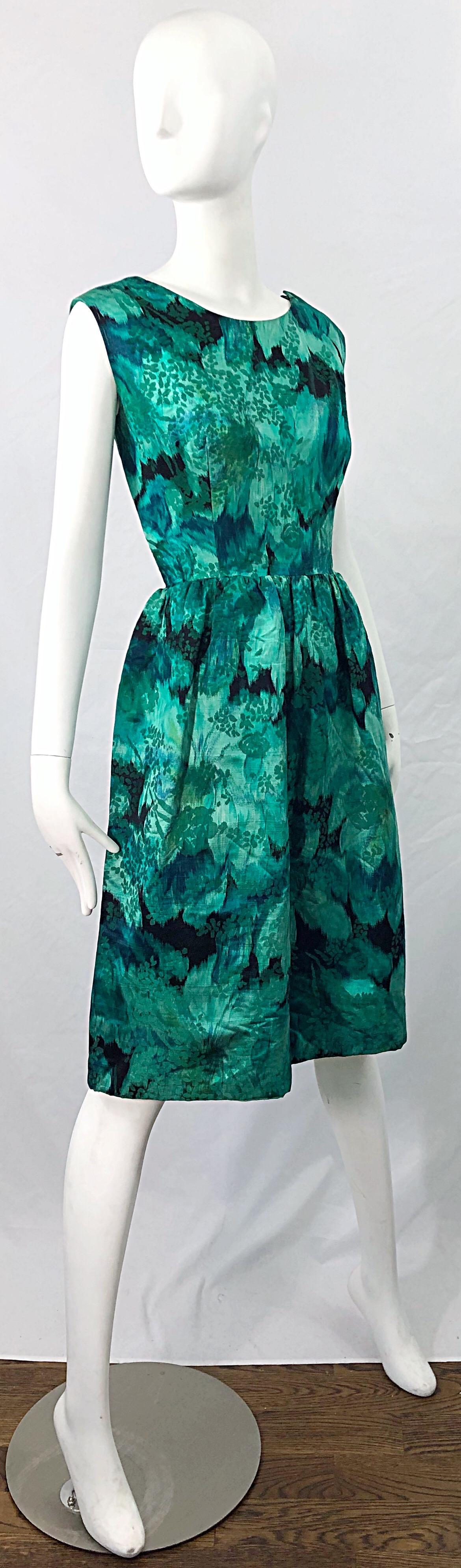 1950s Demi Couture Green Botanical Floral Silk Fit n' Flare Vintage 50s Dress In Excellent Condition For Sale In San Diego, CA