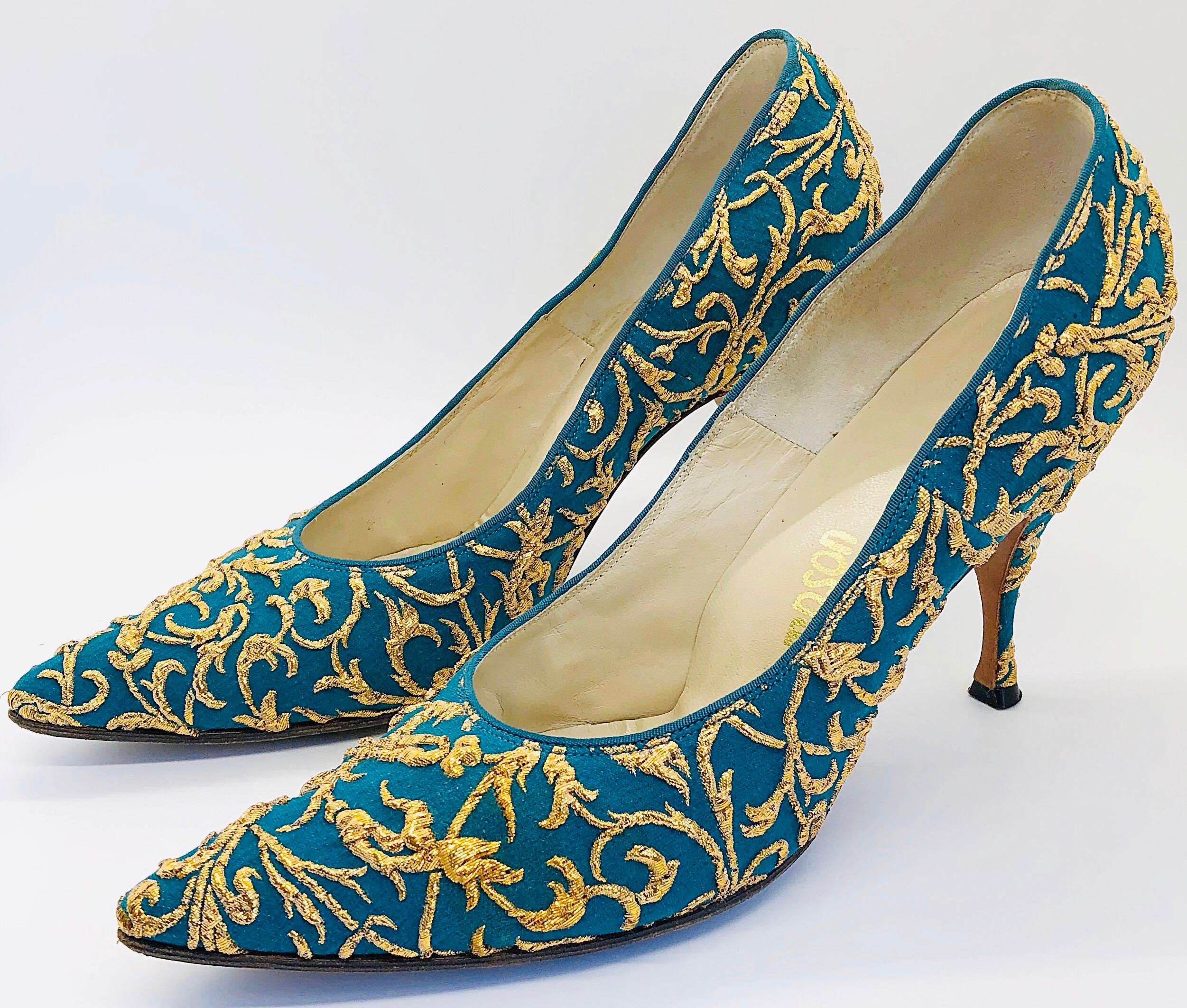 1950s Demi Couture Green Gold Silk Crepe Brocade Vintage 50s Train Dress Shoes  In Excellent Condition In San Diego, CA