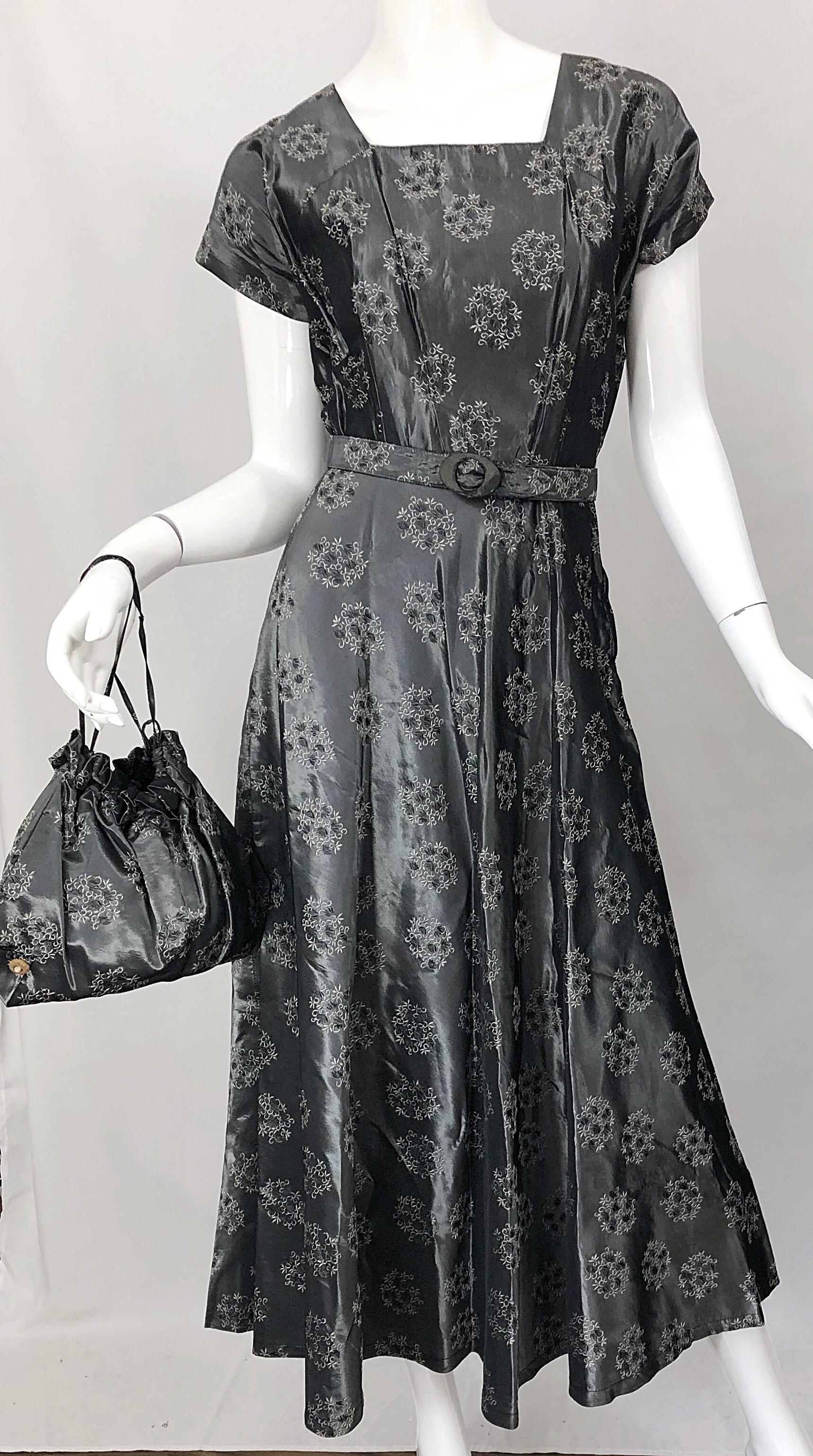 1950s Demi Couture Gunmetal Silver Grey Silk Taffeta Vintage Dress and Purse Bag In Excellent Condition For Sale In San Diego, CA
