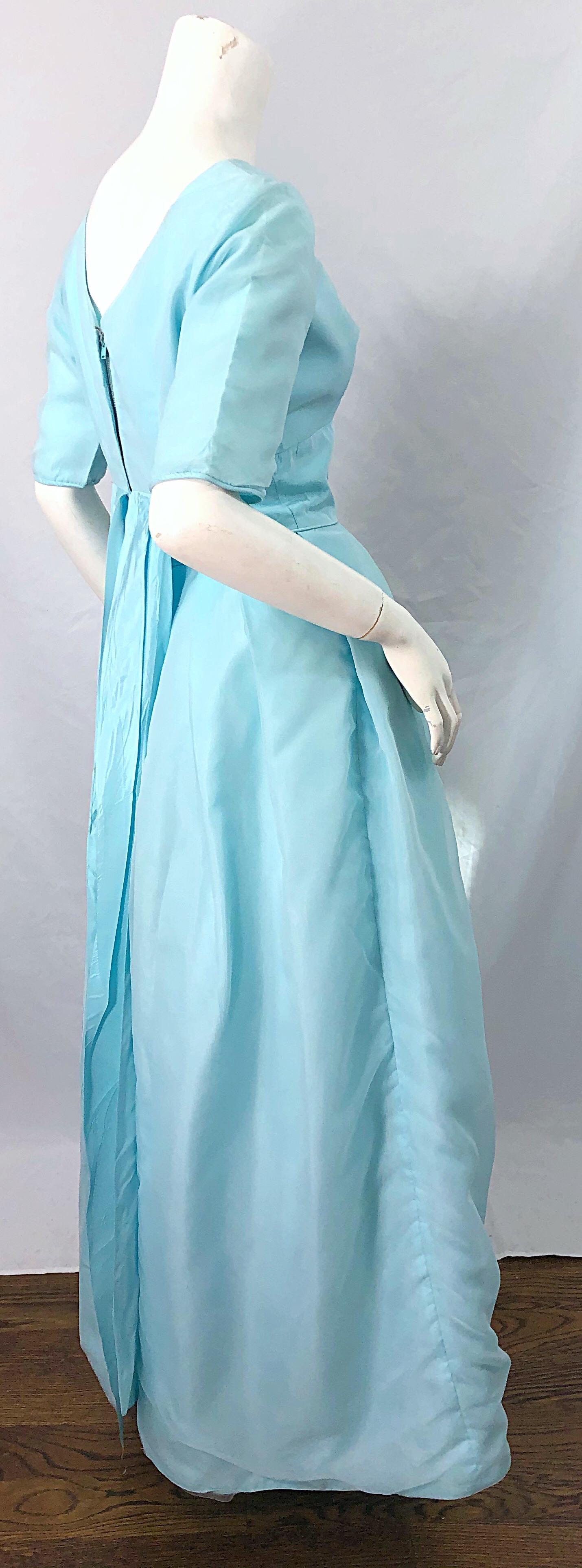 1950er Jahre Demi Couture Hellblaues Cinderella Kleid aus Seide, Chiffon und Taft mit 3/4 Ärmeln Damen im Angebot