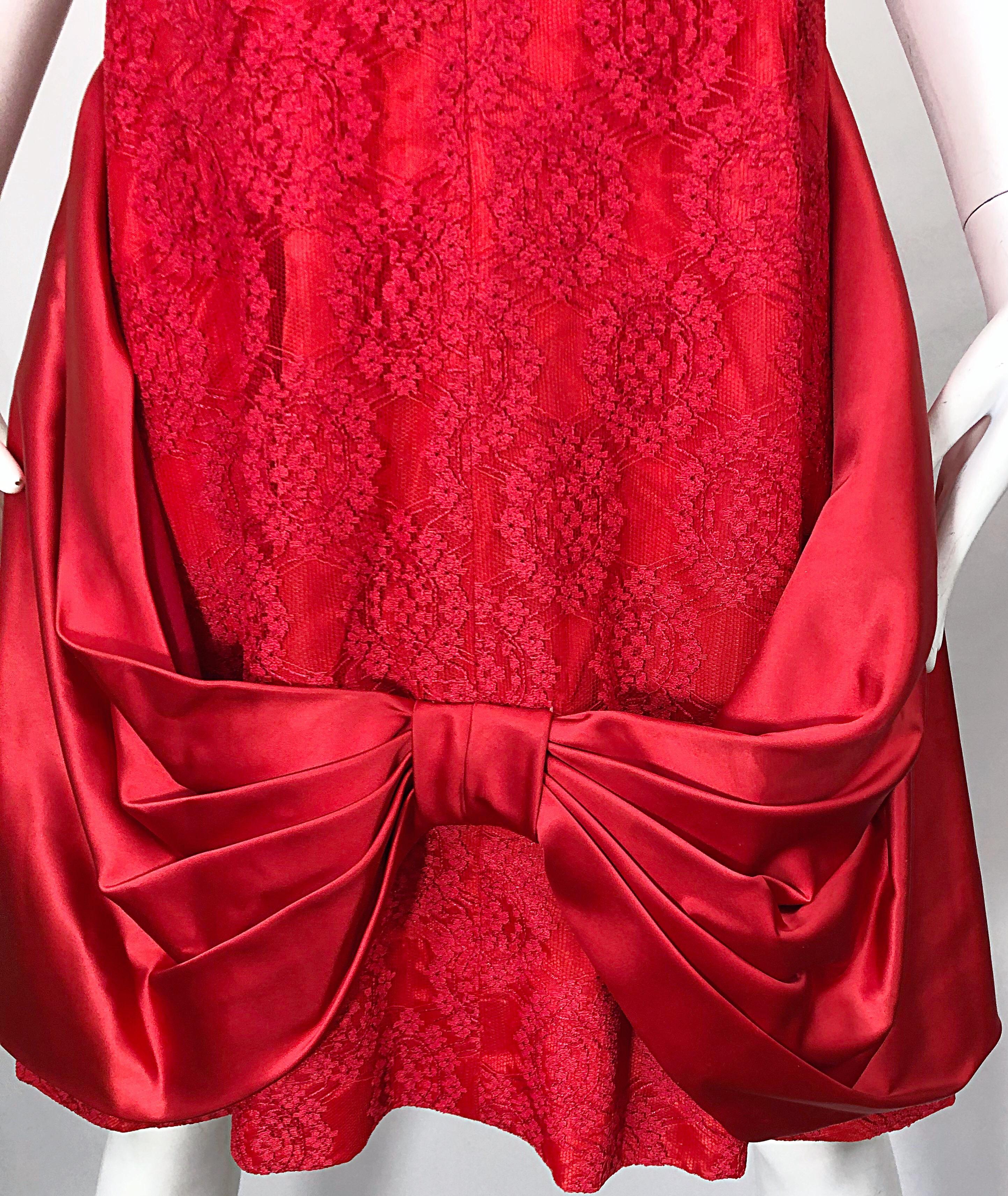 Robe demi-couture rouge lèvres en dentelle de soie à manches 3/4 (années 1950) Excellent état - En vente à San Diego, CA