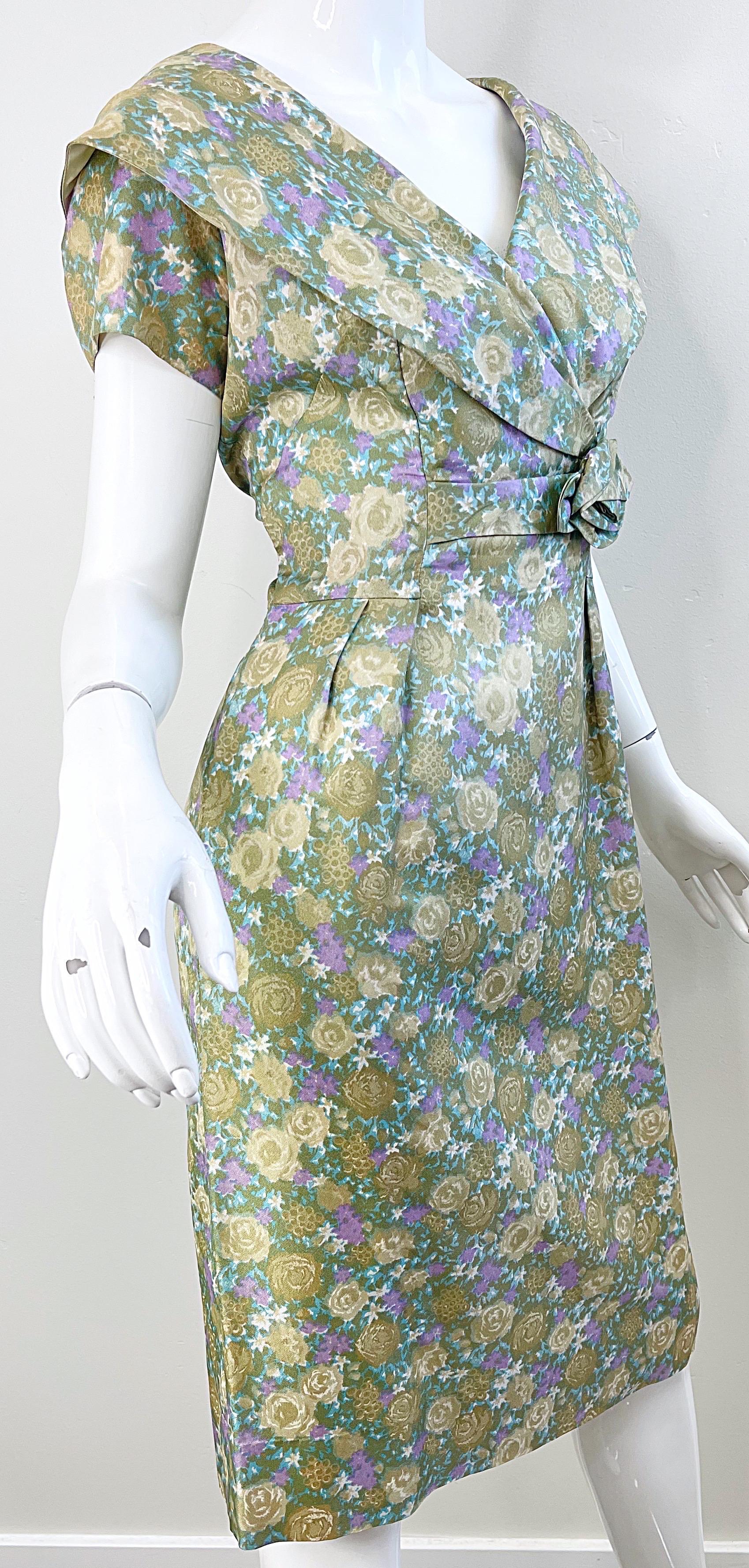 1950s Demi Couture Shawl Collar Green Purple Flower Print Silk Vintage 50 Dress For Sale 5