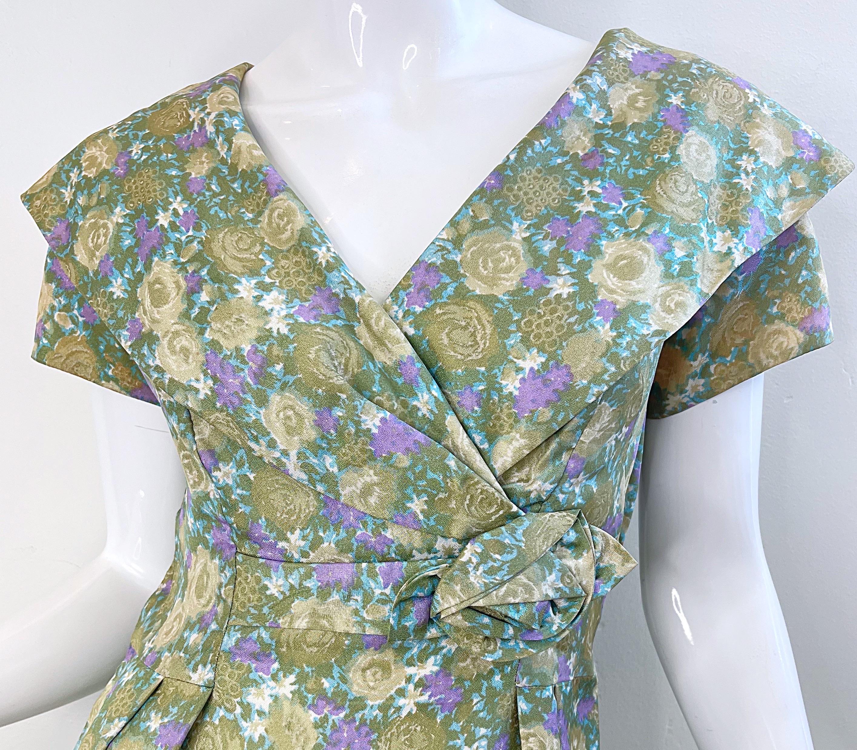 Women's 1950s Demi Couture Shawl Collar Green Purple Flower Print Silk Vintage 50 Dress For Sale