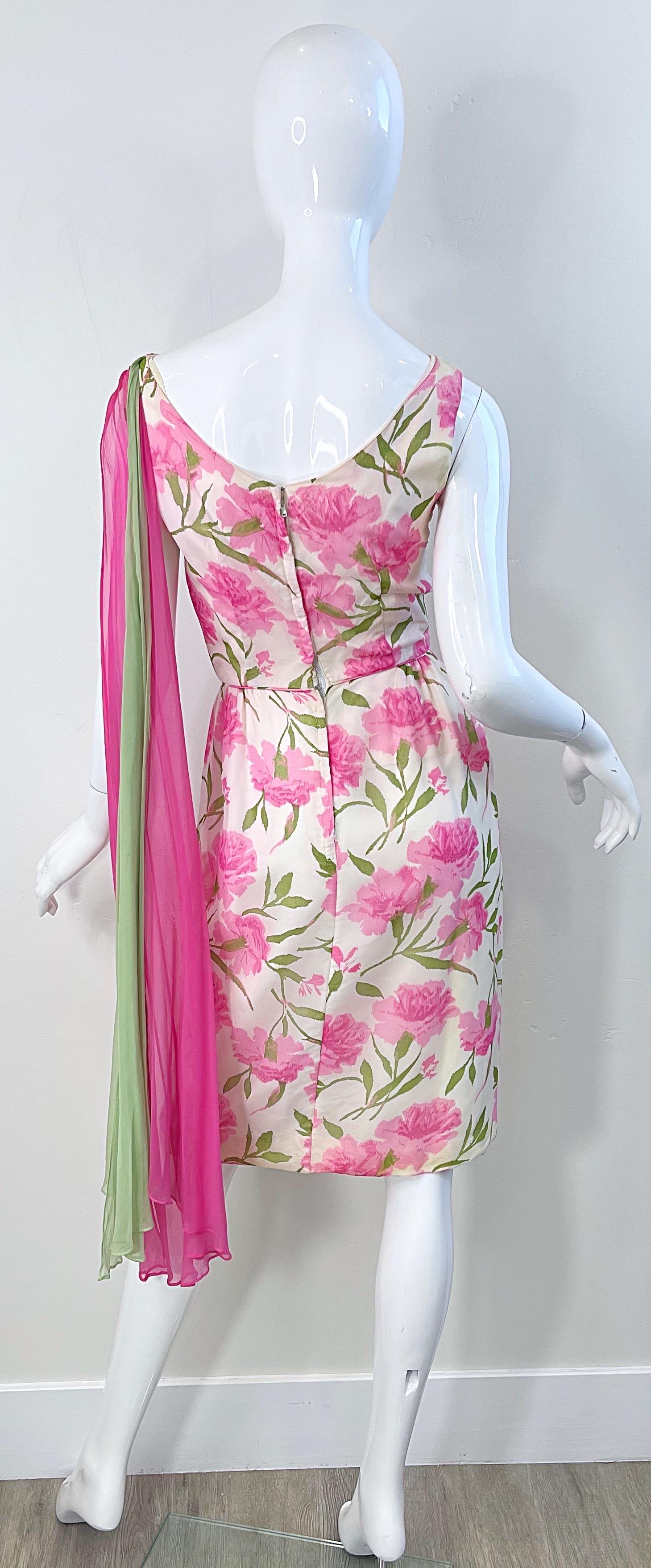 Vestido vintage años 60 Demi Couture de gasa de seda con estampado floral rosa + verde Gris en venta