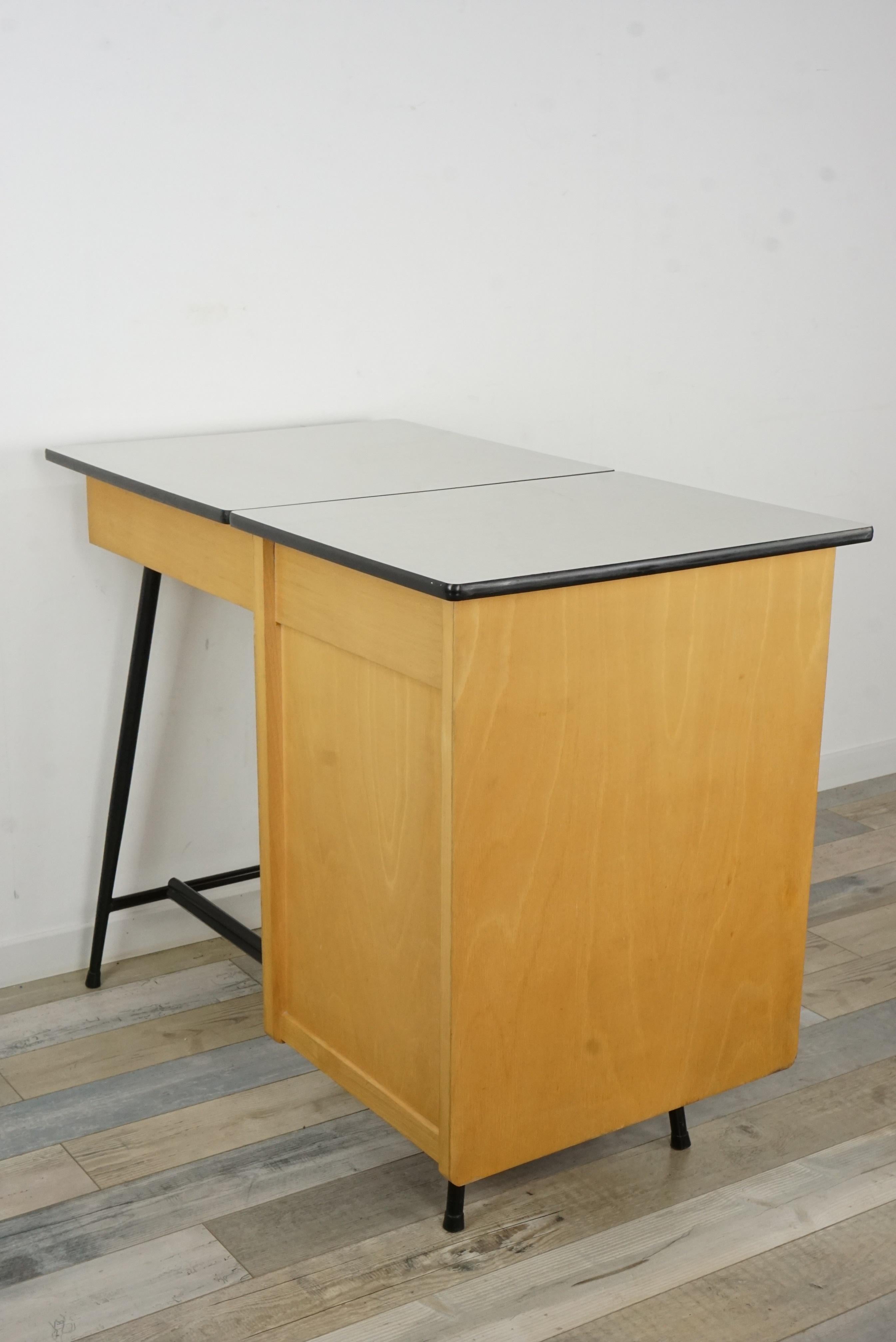 1950s Design Black Metal and Wooden Desk 1