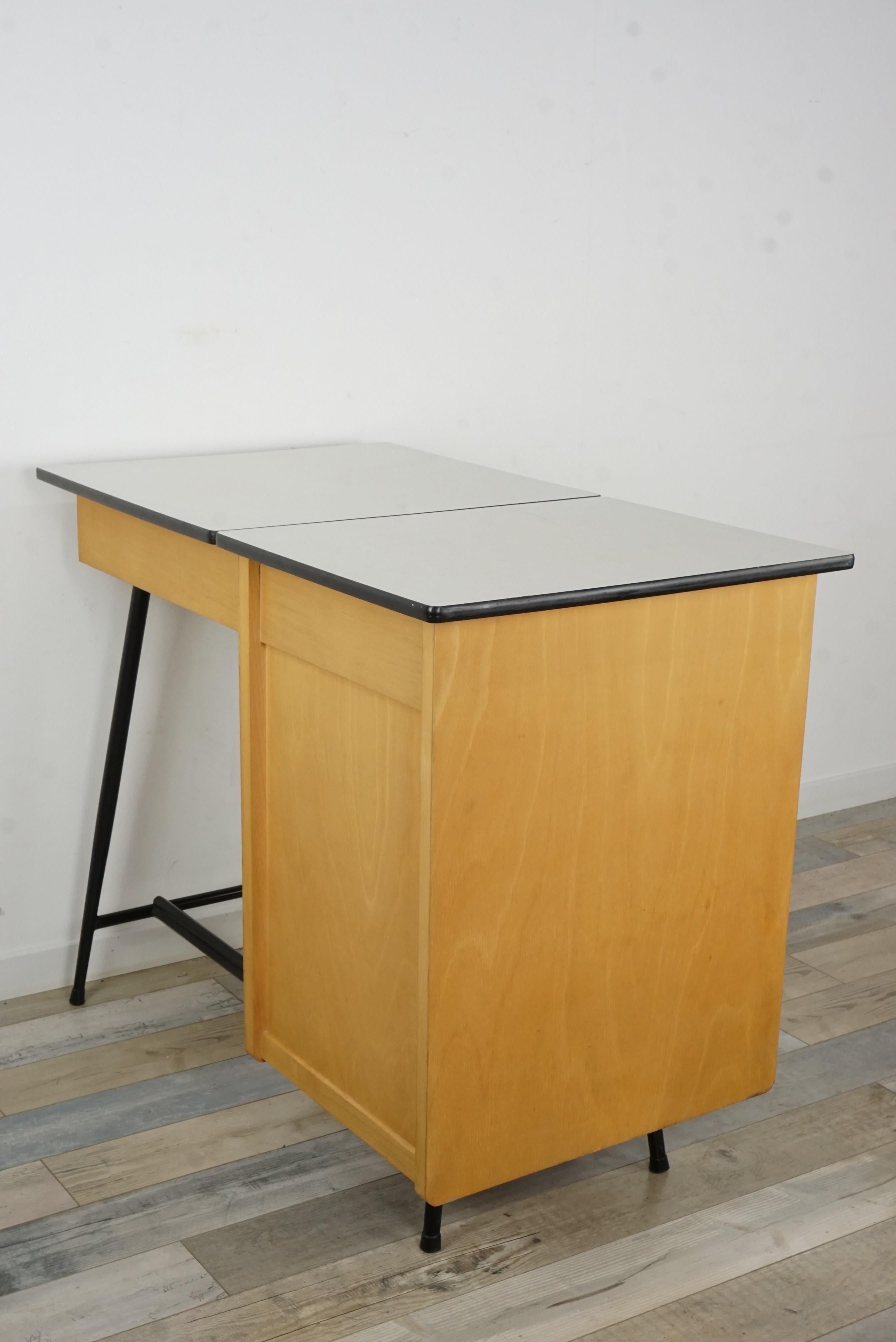 1950s Design Black Metal and Wooden Desk 2