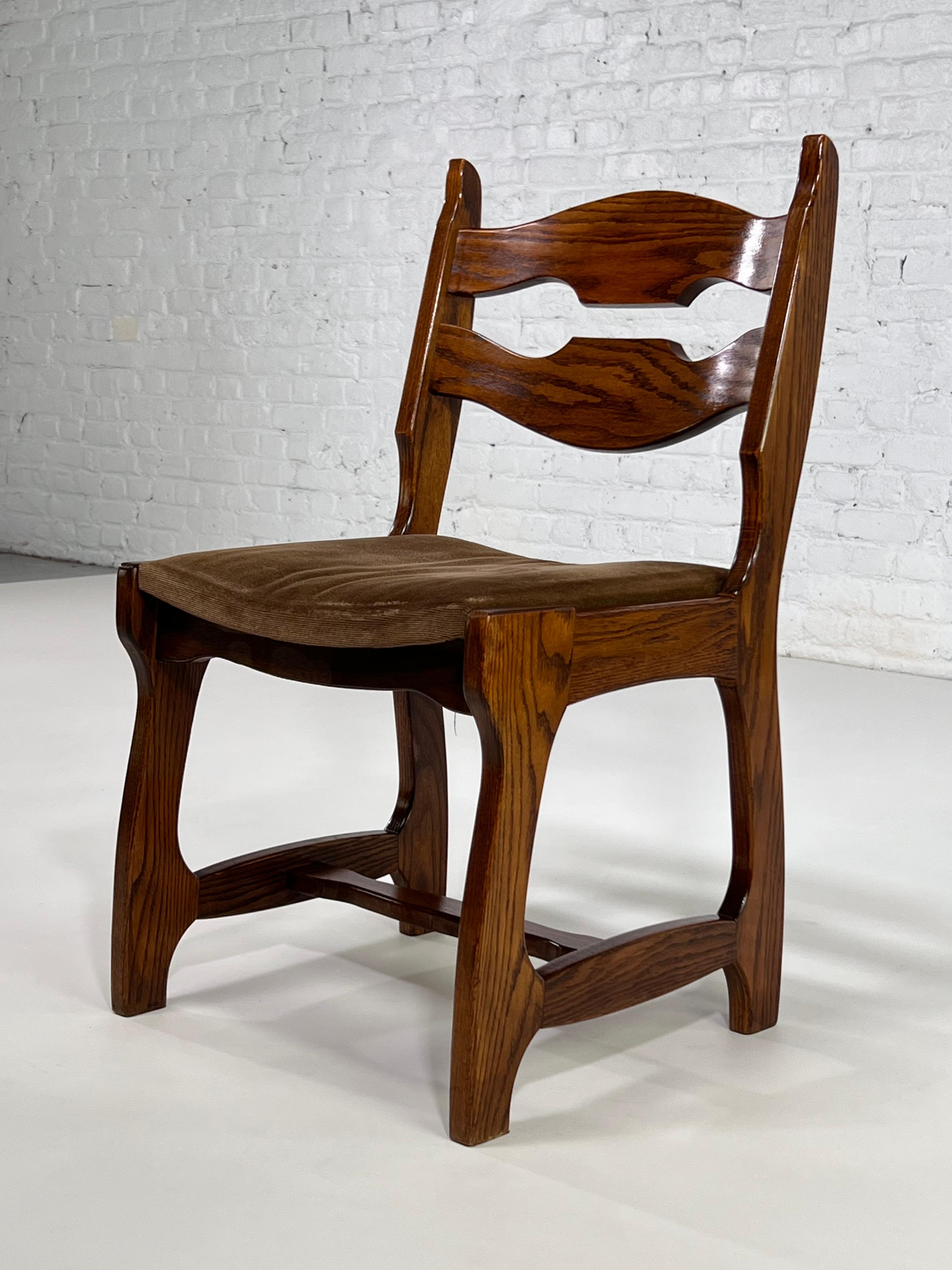 Design-Set aus 6 Stühlen aus Eiche, Holz und Samt, 1950er Jahre im Zustand „Gut“ im Angebot in Tourcoing, FR