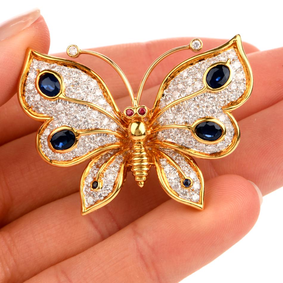 1950s Designer Butterfly Diamond Sapphire 18 Karat Gold Pin Brooch In Excellent Condition In Miami, FL