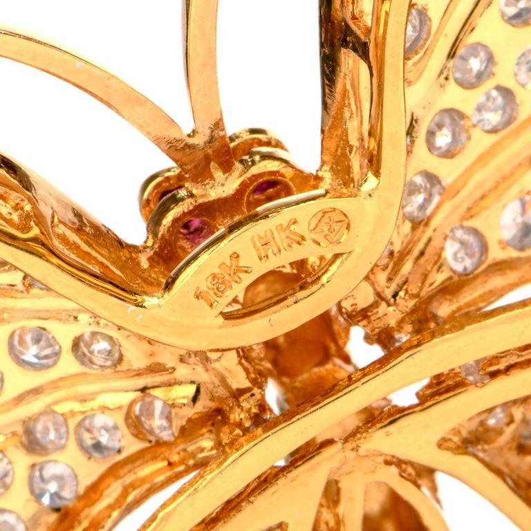1950s Designer Butterfly Diamond Sapphire 18 Karat Gold Pin Brooch 3