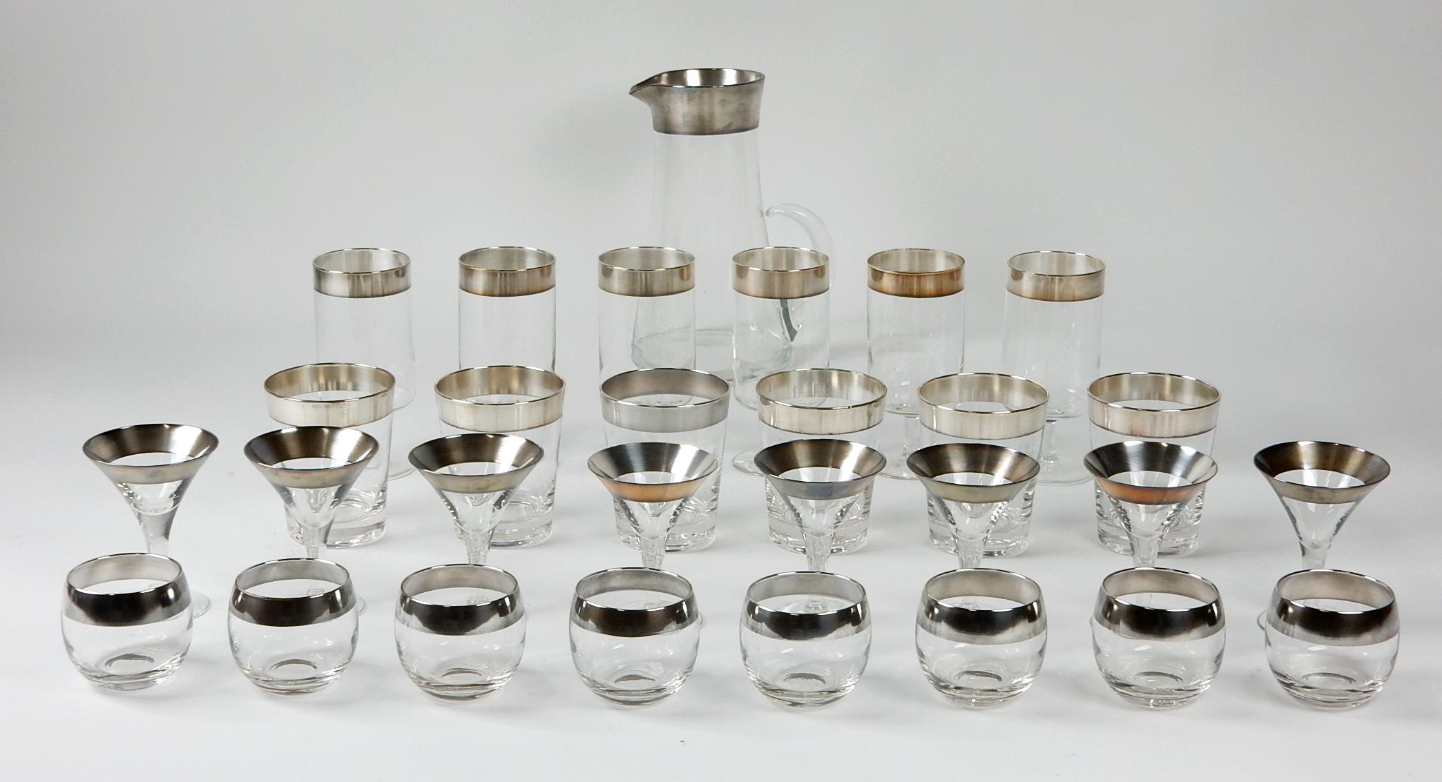 Instant collection from designer Dorothy Thorpe, circa 1950s. 
This rare set has the pure 1