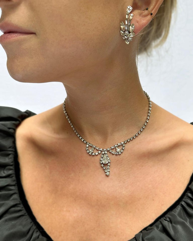 fangst Gå ned pille 1950s Diamanté Parure: Choker Necklace + Earclips For Sale at 1stDibs |  regency jewelry, 1950s jewlery, 1950s jewelry