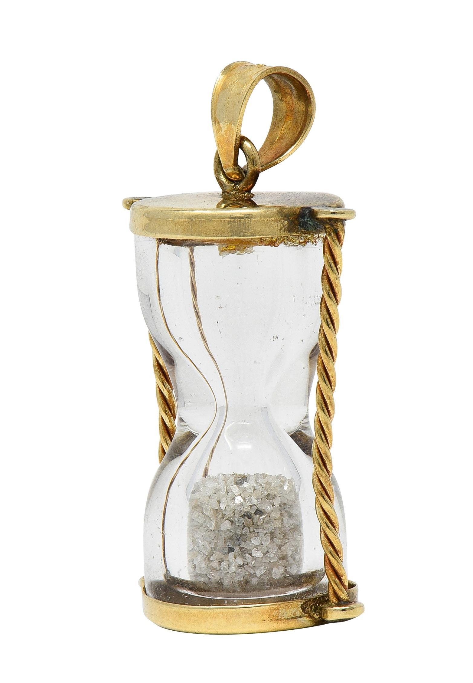 Moderno Charm a clessidra d'epoca con diamante del 1950 in oro giallo 10 carati in vendita