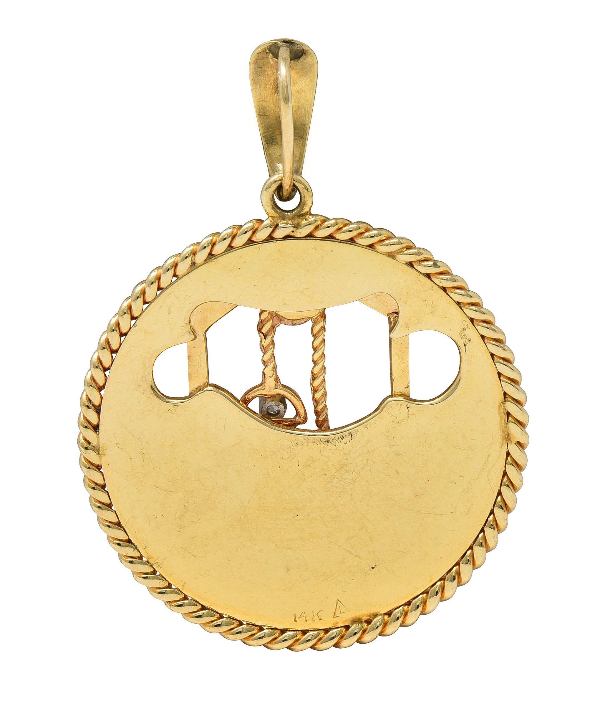 1950er Jahre Diamant 14 Karat Gelbgold Vintage Wishing Well Anhänger Charme (Rundschliff) im Angebot