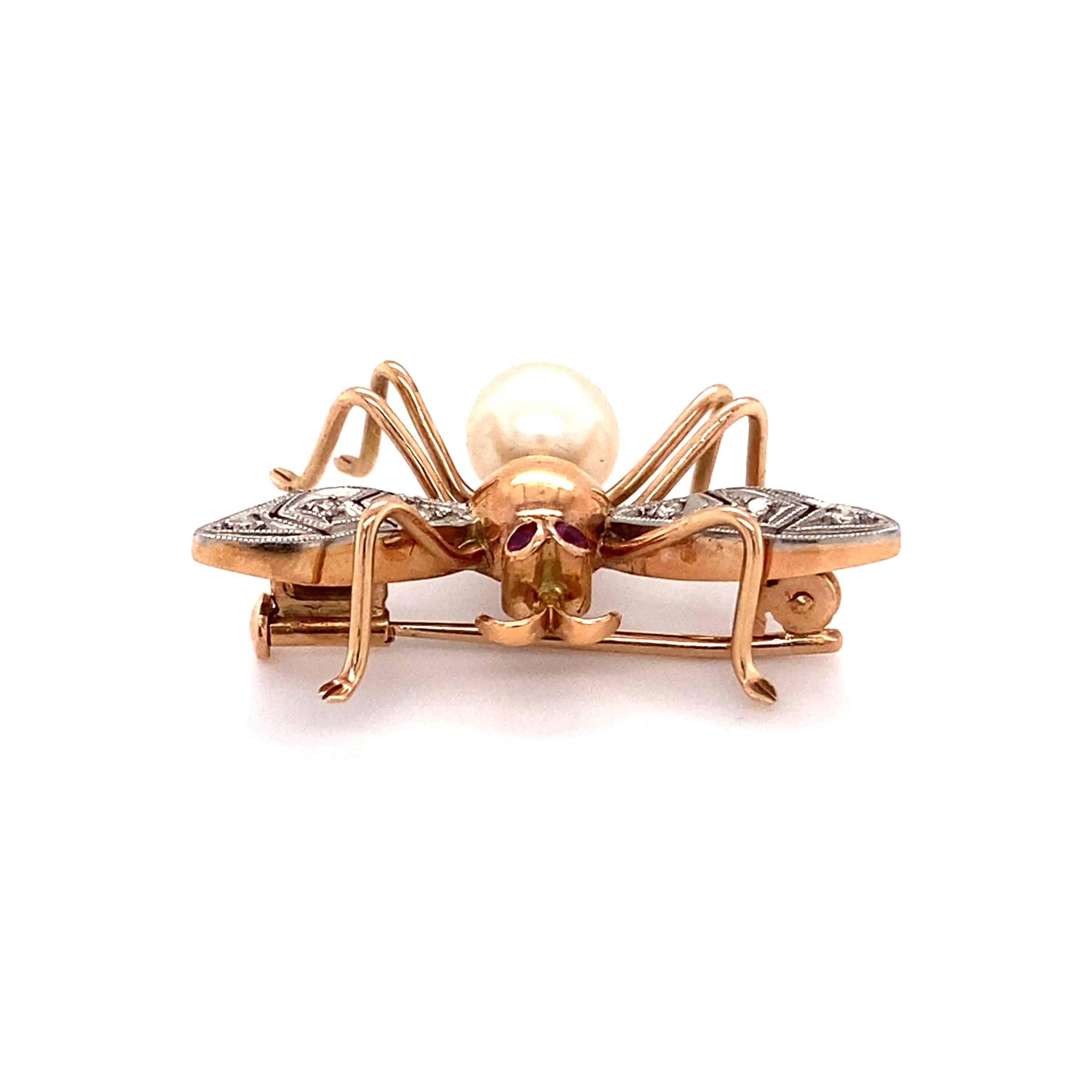 Round Cut 1950s Diamond and Pearl Bee Brooch Pin, 14 Karat Rose Gold and Platinum