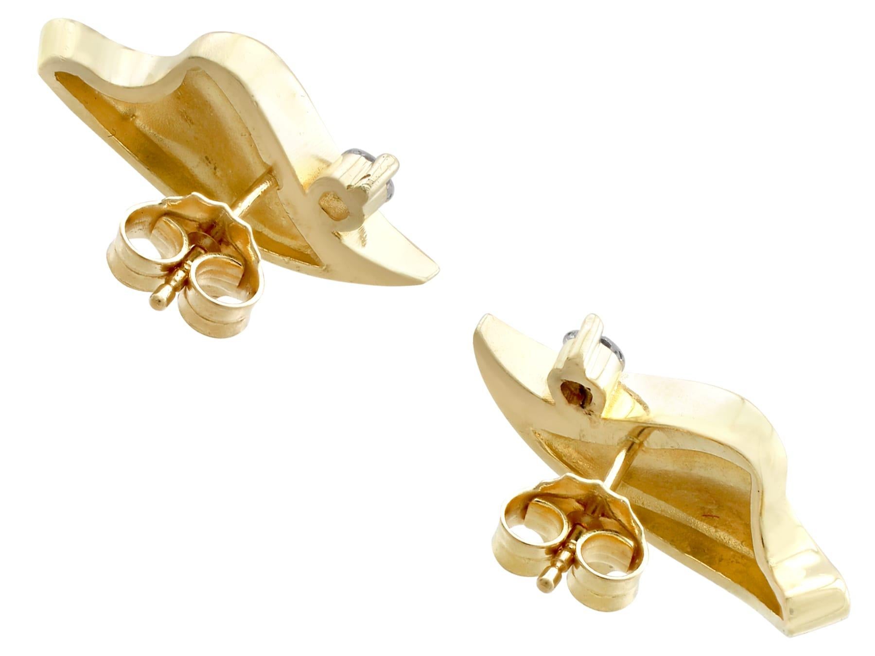 1950er Jahre Diamant- und Gelbgold-Ohrringe im Angebot 1