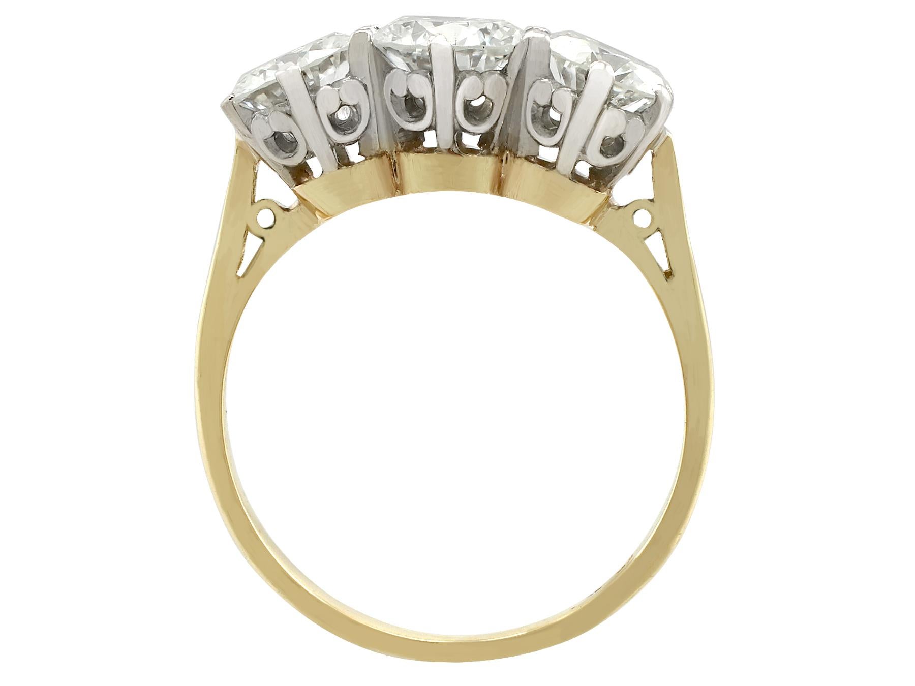 1950s 2.34 Carat Diamond and Yellow Gold Trilogy Ring 2