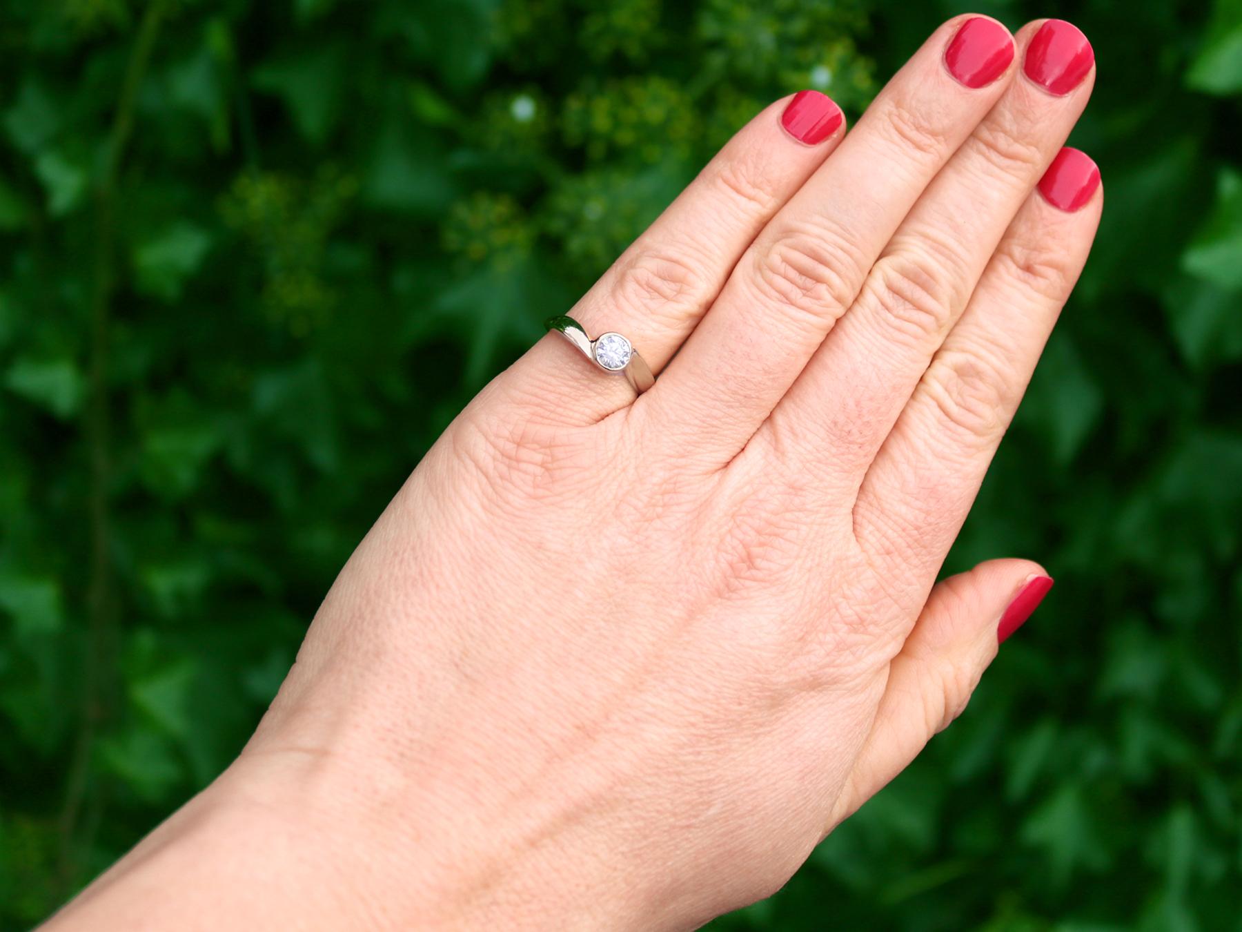 Französischer Solitärring aus Diamant und Gelbgold aus den 1950er Jahren im Angebot 2