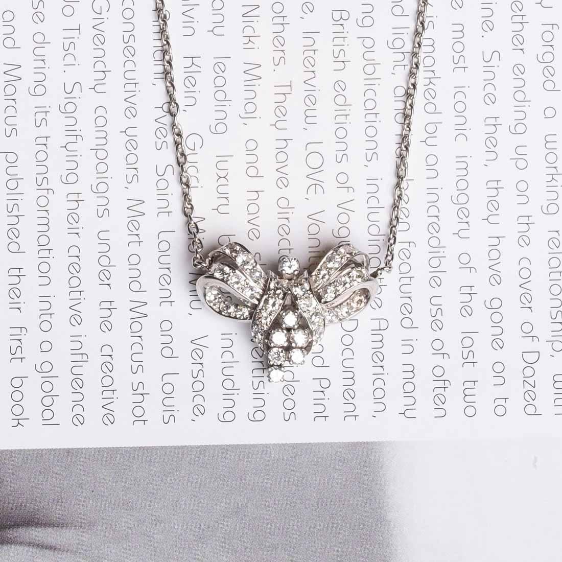 Dopoguerra 1950 Collana con fiocco di diamanti in vendita